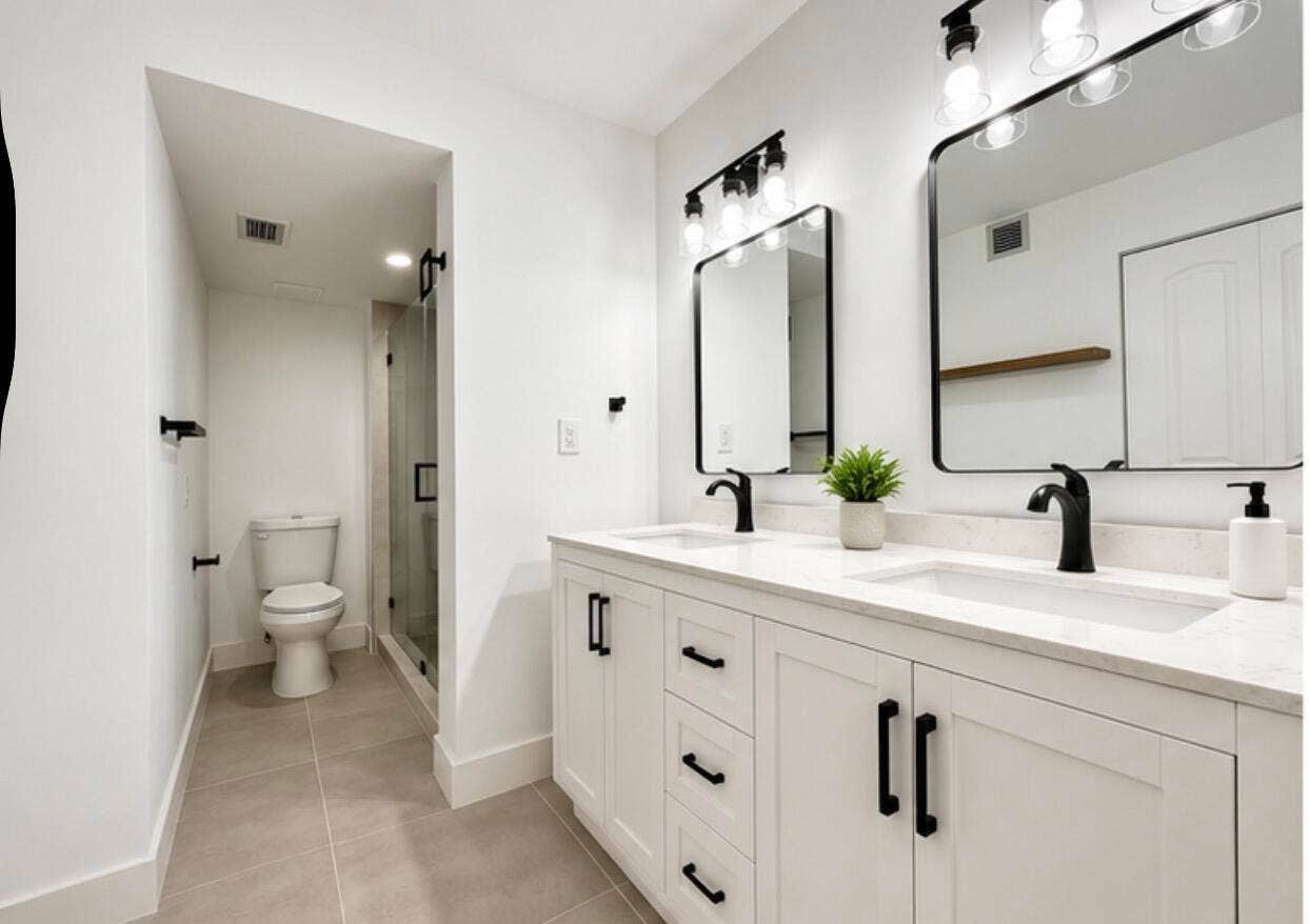 197 Lakeview Drive, #202, Weston, Weston, FL 33326 Master bathroom