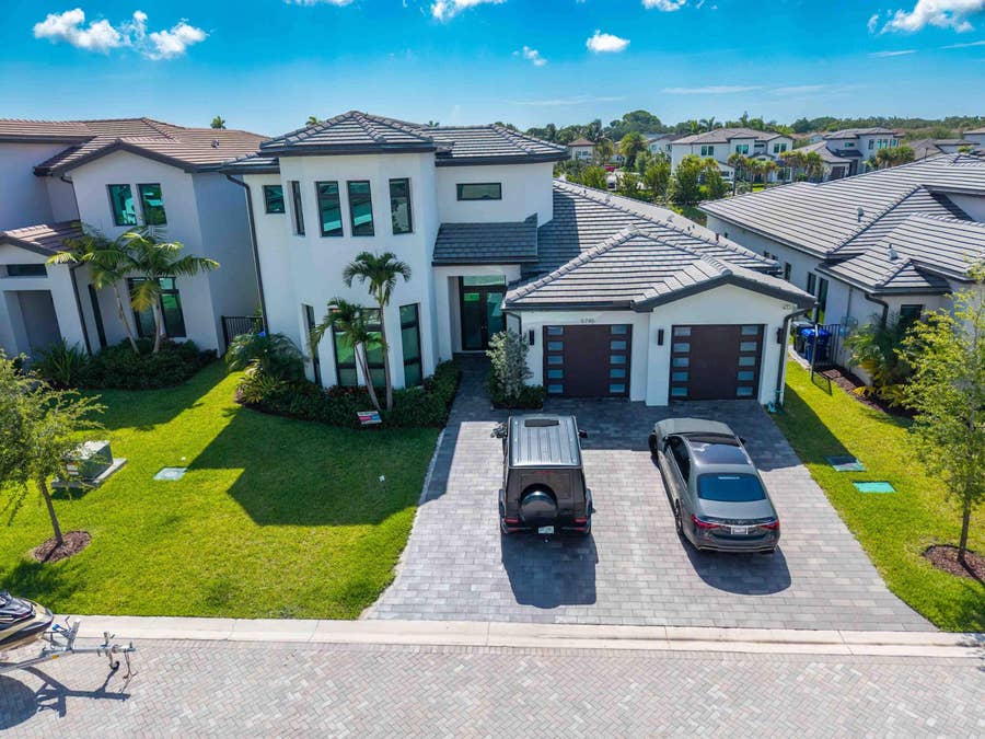 Property photo for 5746 Ashwood Circle W, Hollywood, FL