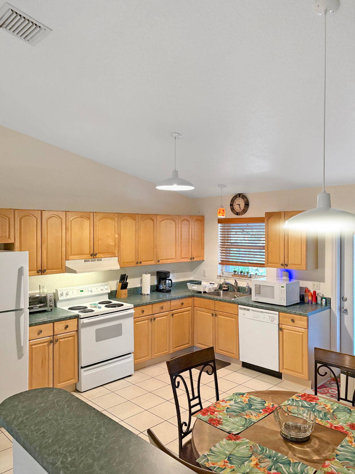 Kitchen.IMG_0990
