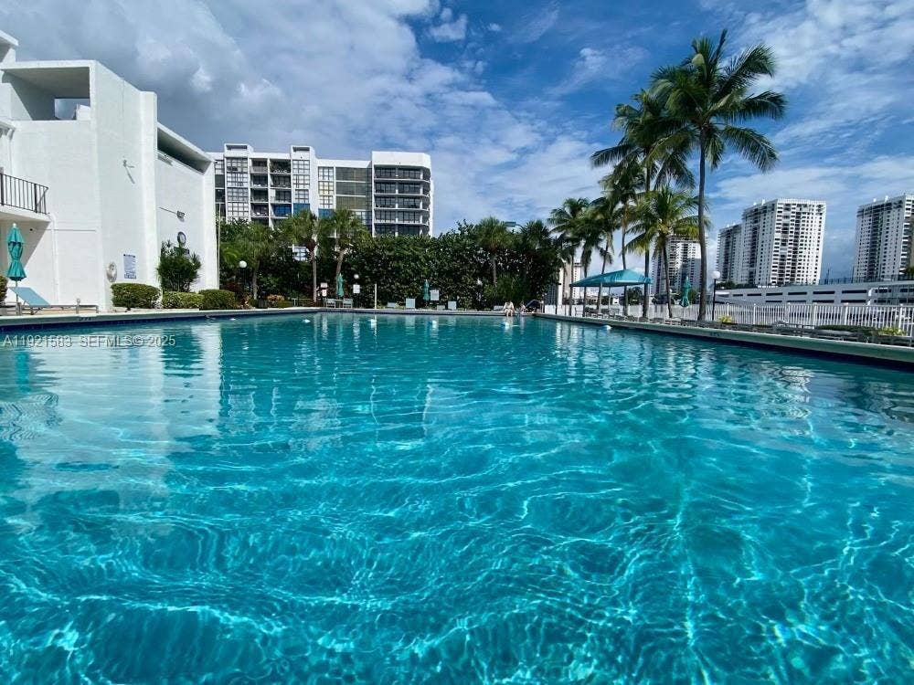 1000 Parkview Drive, #316, Hallandale Beach, Hallandale Beach, FL 33009 17\