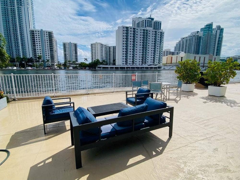 1000 Parkview Drive, #316, Hallandale Beach, Hallandale Beach, FL 33009 23