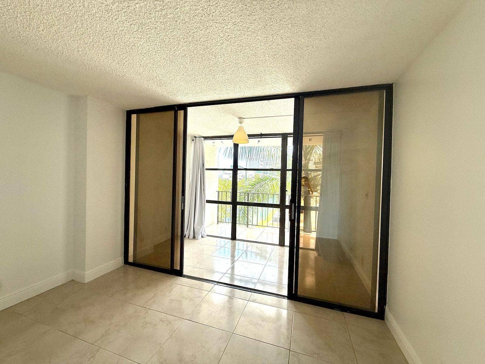 1000 Parkview Drive, #316, Hallandale Beach, Hallandale Beach, FL 33009 5