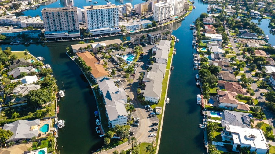 Property photo for 450 Paradise Isle Boulevard, Hallandale Beach, FL