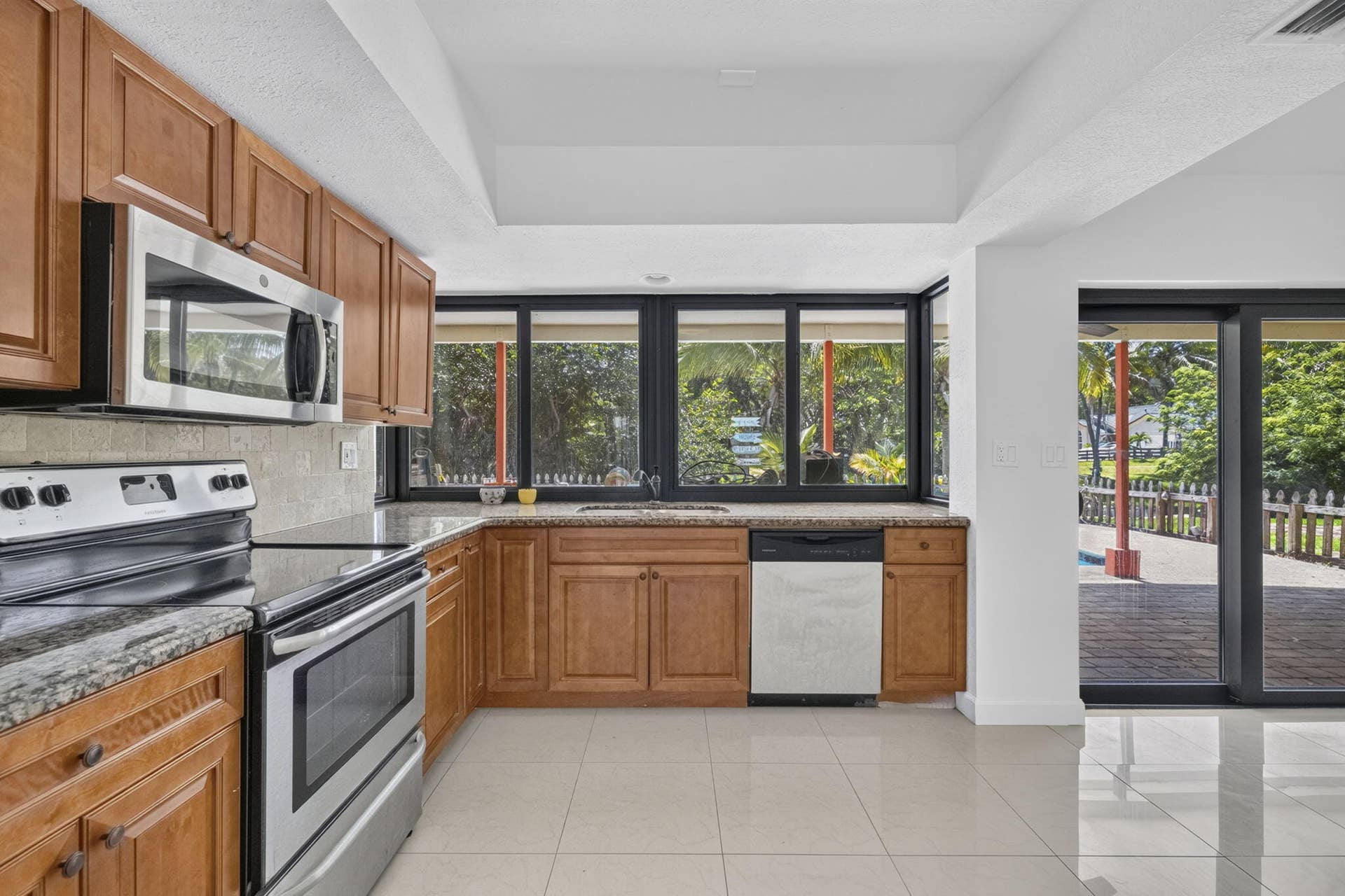 5411 SW 94th Avenue, Cooper City, FL 33328 7-web-or-mls-8I8A6019