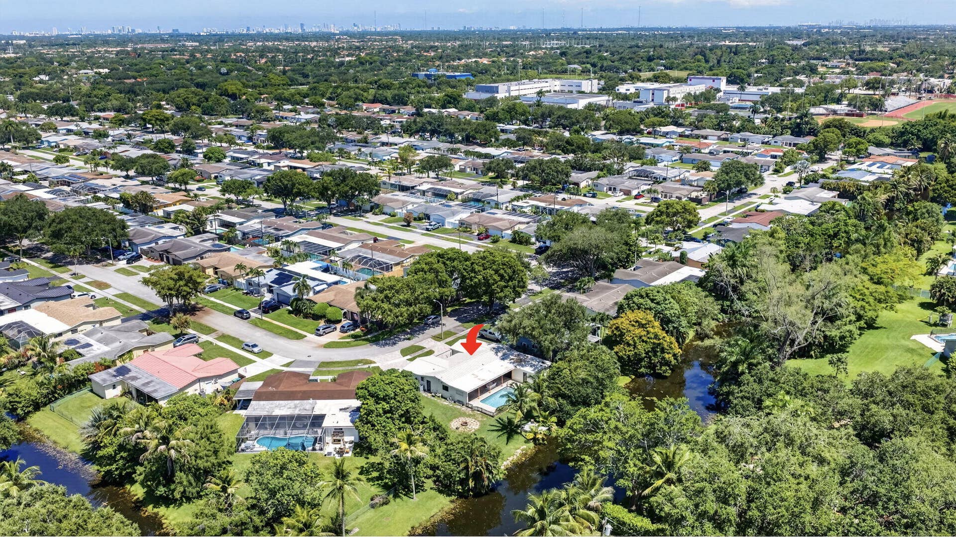 5411 SW 94th Avenue, Cooper City, FL 33328 40-web-or-mls-DJI_20260620030000_0328_D