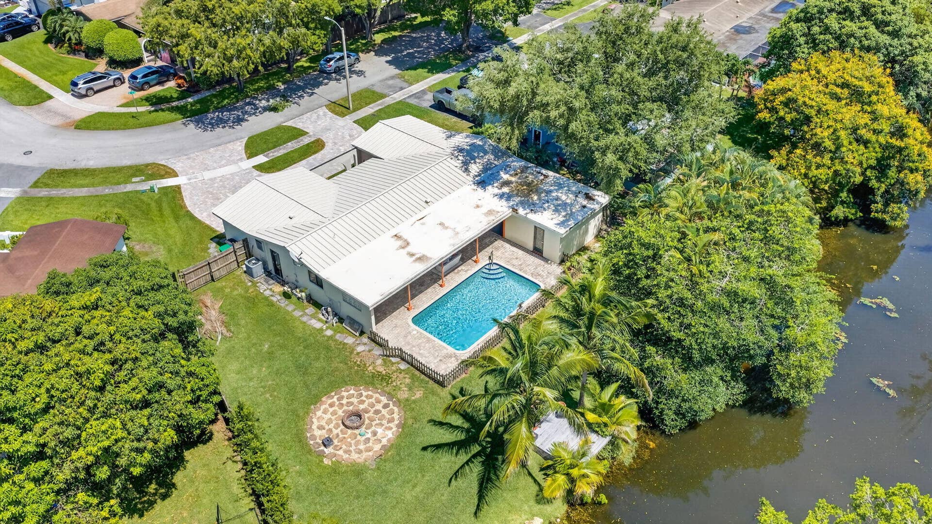 5411 SW 94th Avenue, Cooper City, FL 33328 42-web-or-mls-DJI_20260620030016_0337_D