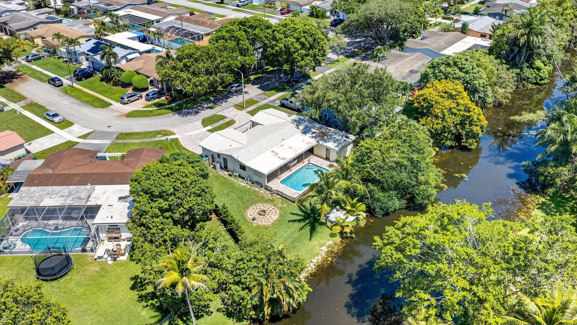 5411 SW 94th Avenue, Cooper City, FL 33328 41-web-or-mls-DJI_20260620030010_0333_D
