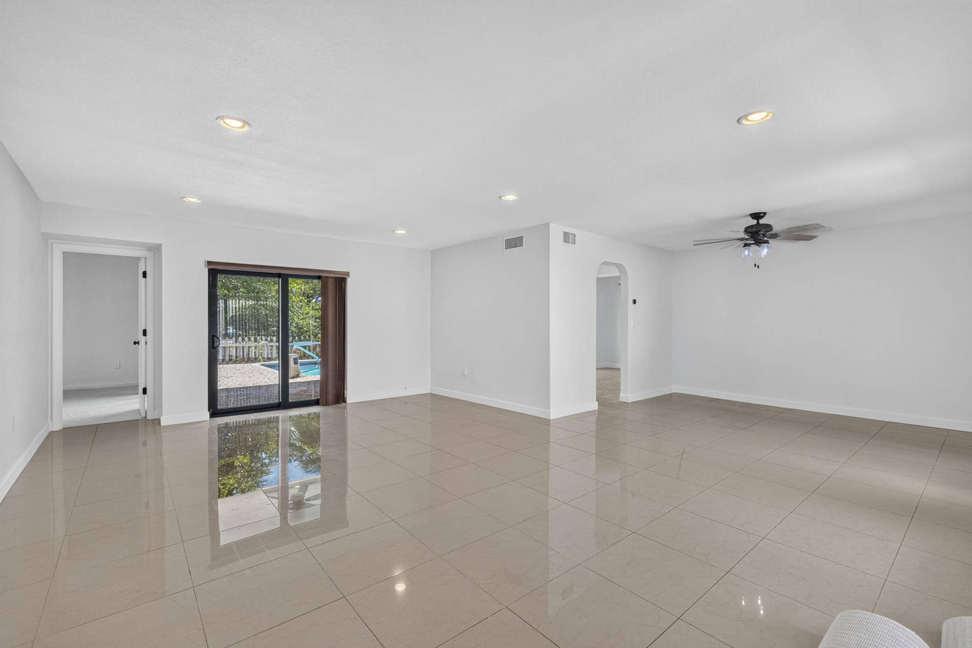 5411 SW 94th Avenue, Cooper City, FL 33328 3-web-or-mls-8I8A5999
