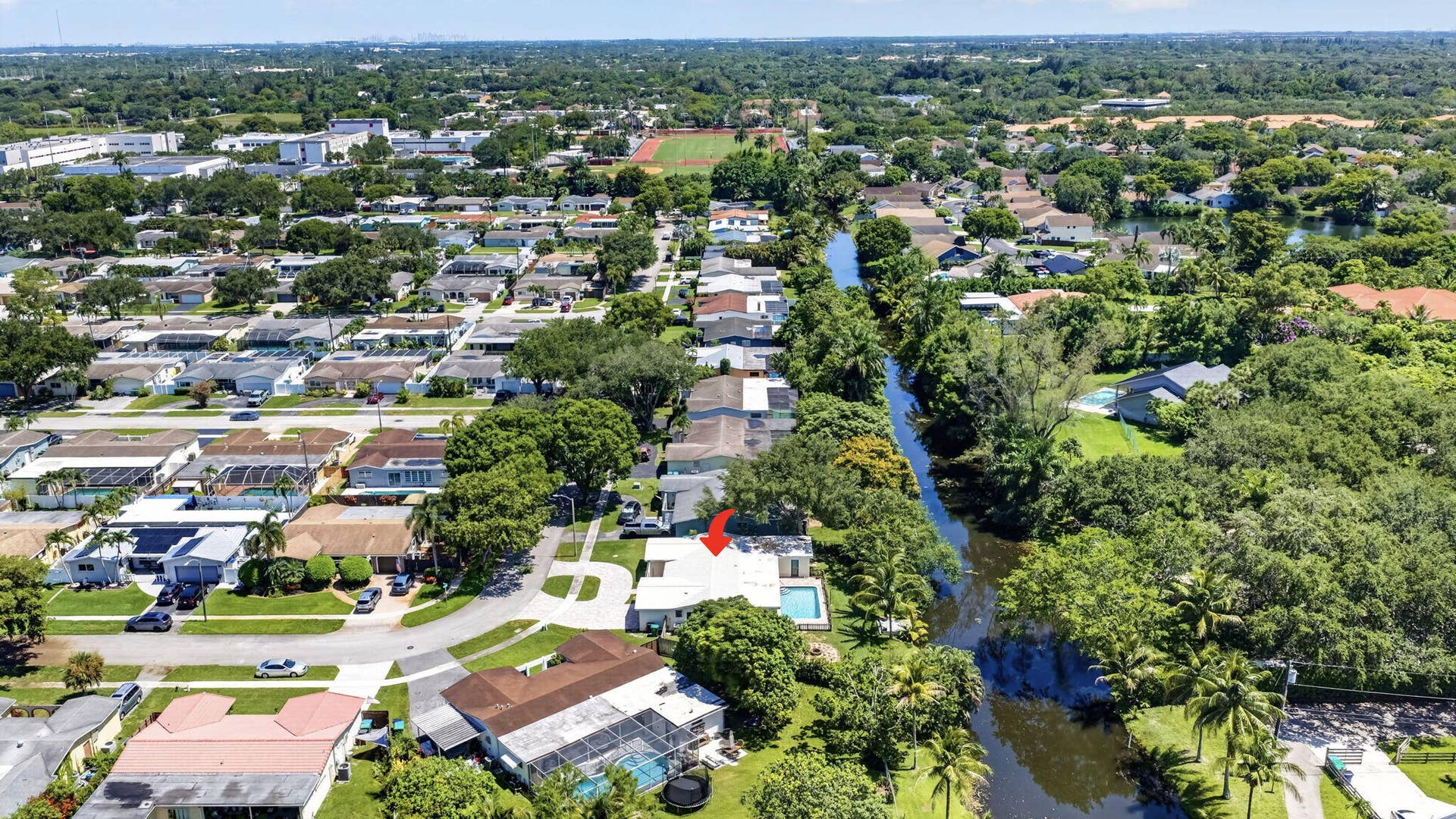 5411 SW 94th Avenue, Cooper City, FL 33328 39-web-or-mls-DJI_20260620025948_0321_D