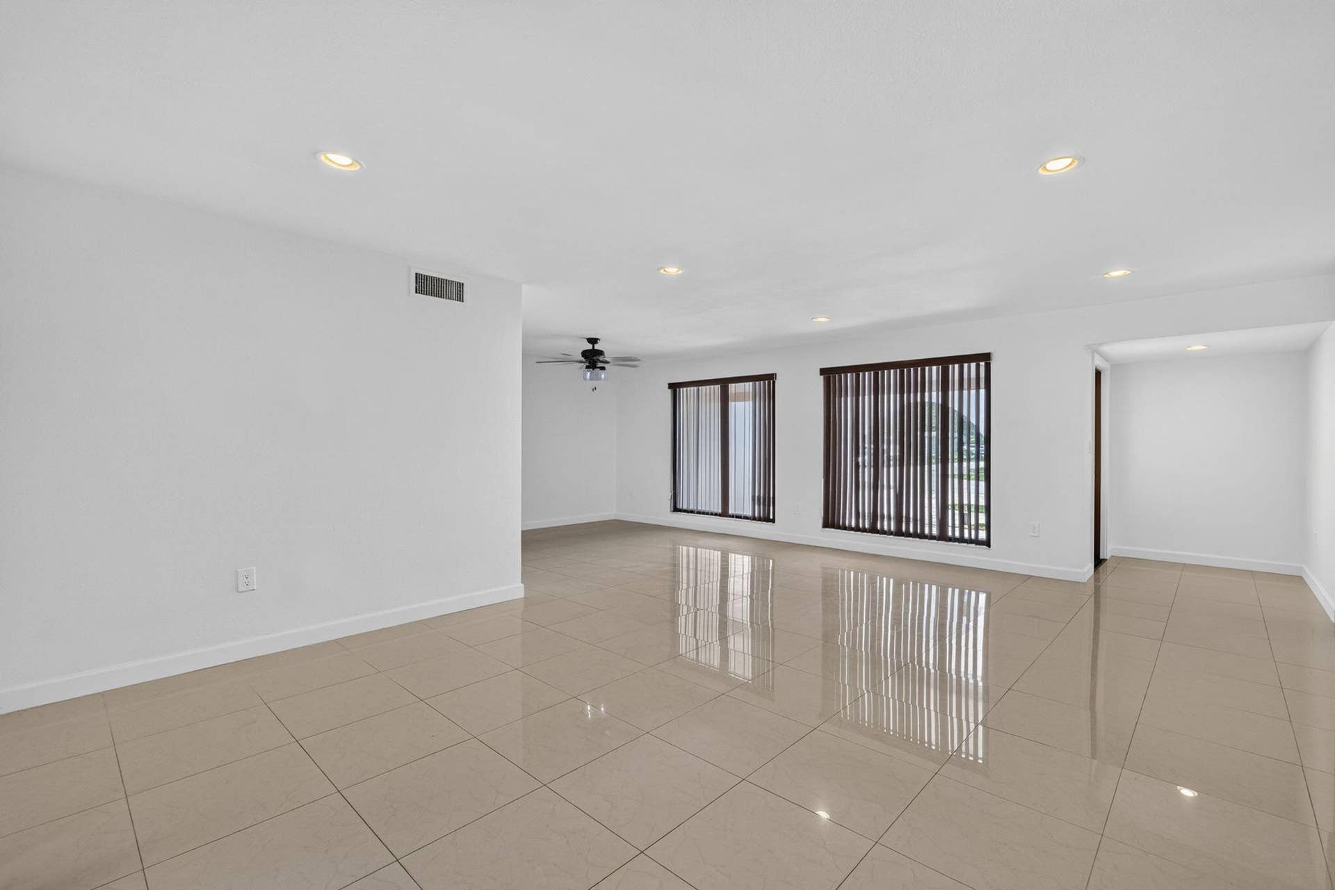 5411 SW 94th Avenue, Cooper City, FL 33328 5-web-or-mls-8I8A6010