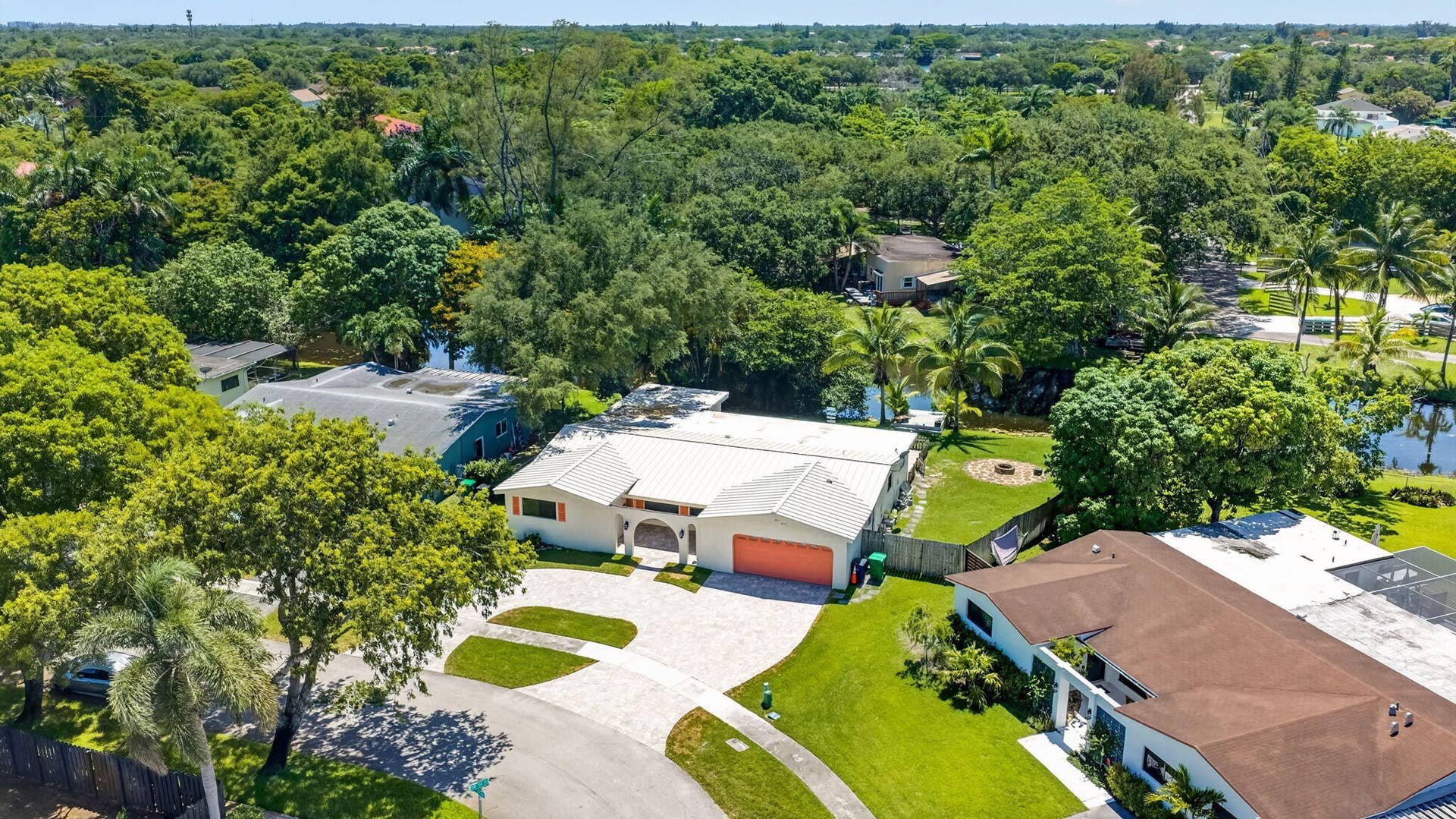 5411 SW 94th Avenue, Cooper City, FL 33328 36-web-or-mls-DJI_20260620025858_0303_D