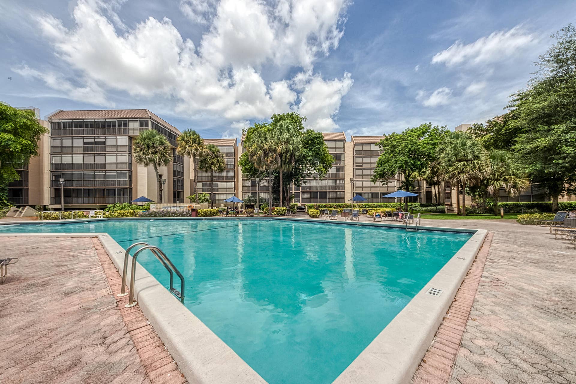 2818 N 46th Avenue, #K387, Hollywood, FL 33021 pool (1)