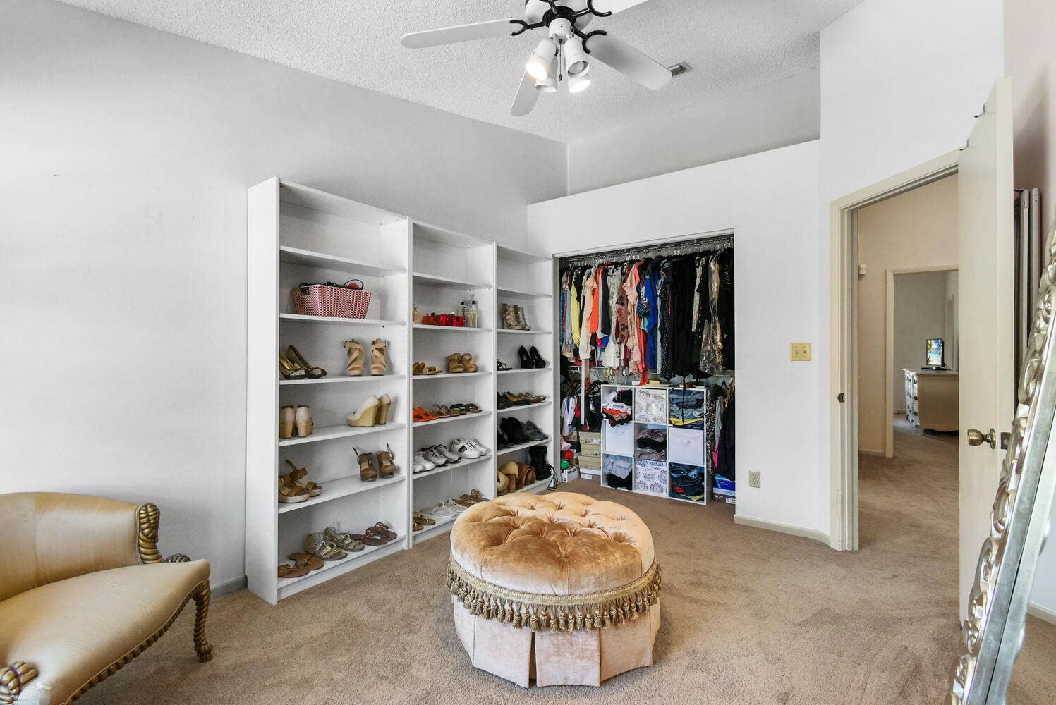 5266 Sapphire Valley, Boca Raton, FL 33486 An oversized third bedroom with vaulted ceilings and abundant natural light, offering exceptional flexibility for a guest suite, home office, nursery, fitness room, or dressing area. The generous layout provides plenty of space for furnishings, storage, and everyday functionality.
