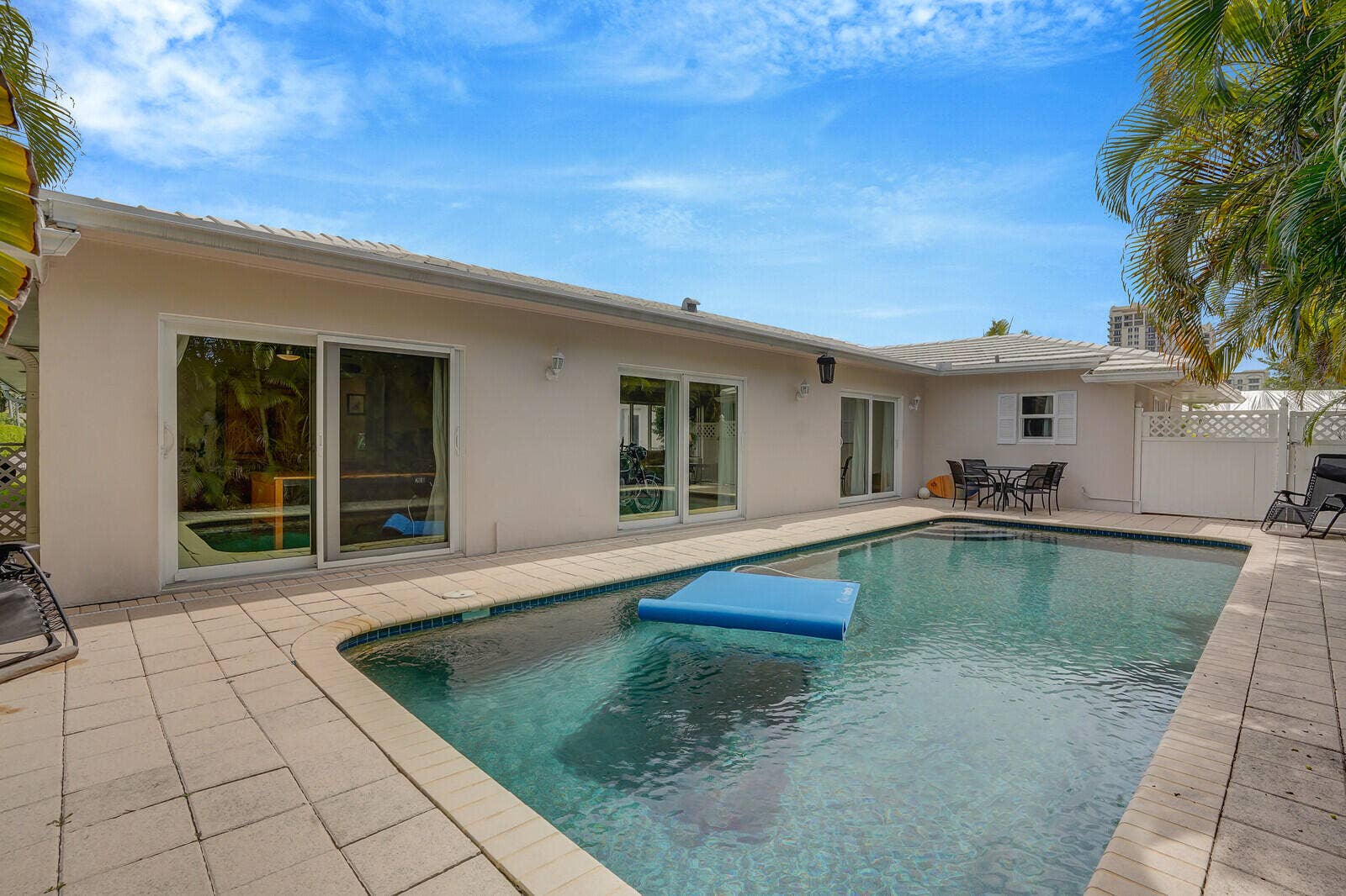 1211 Bimini Lane, Riviera Beach, FL 33404 1211 Bimini pool