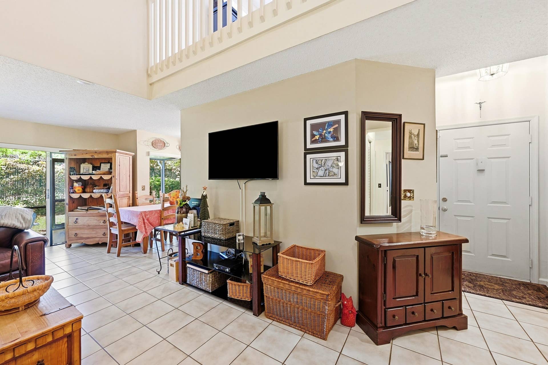 2118 Discovery Circle W, Deerfield Beach, FL 33442 06_living room