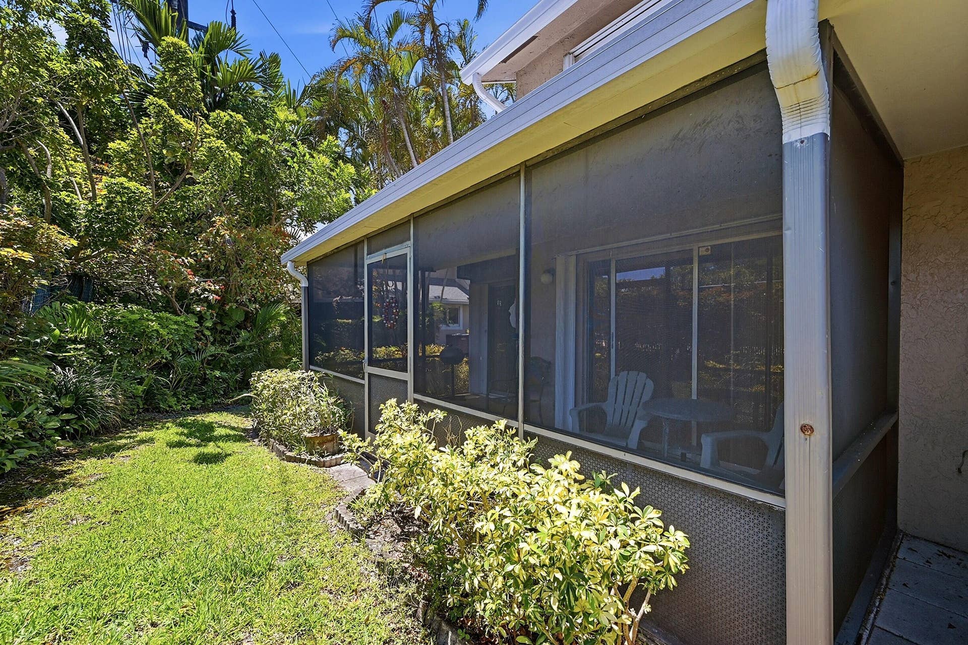 2118 Discovery Circle W, Deerfield Beach, FL 33442 34_back