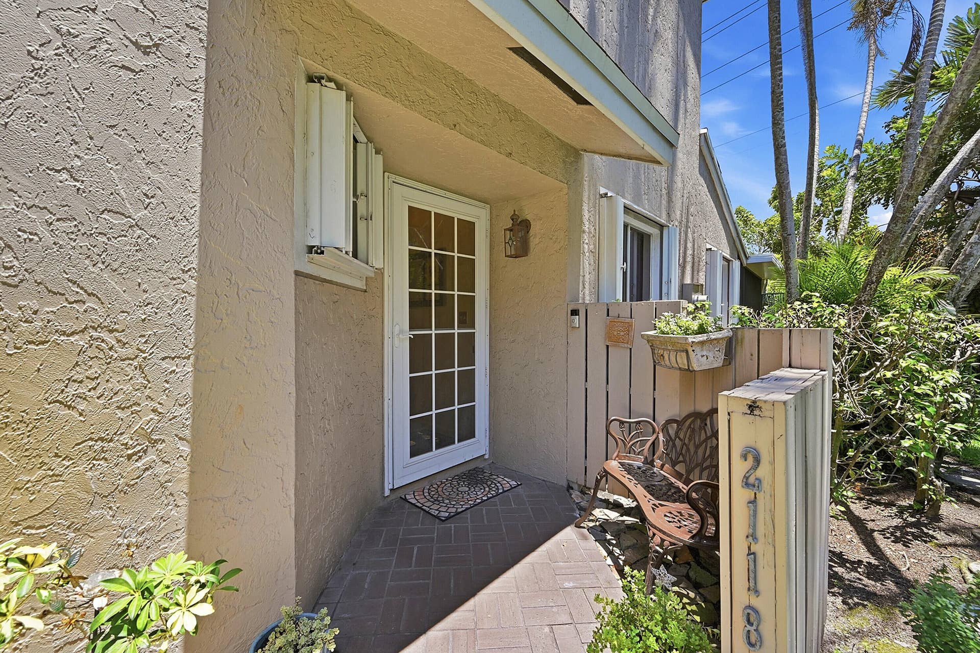2118 Discovery Circle W, Deerfield Beach, FL 33442 04_entry