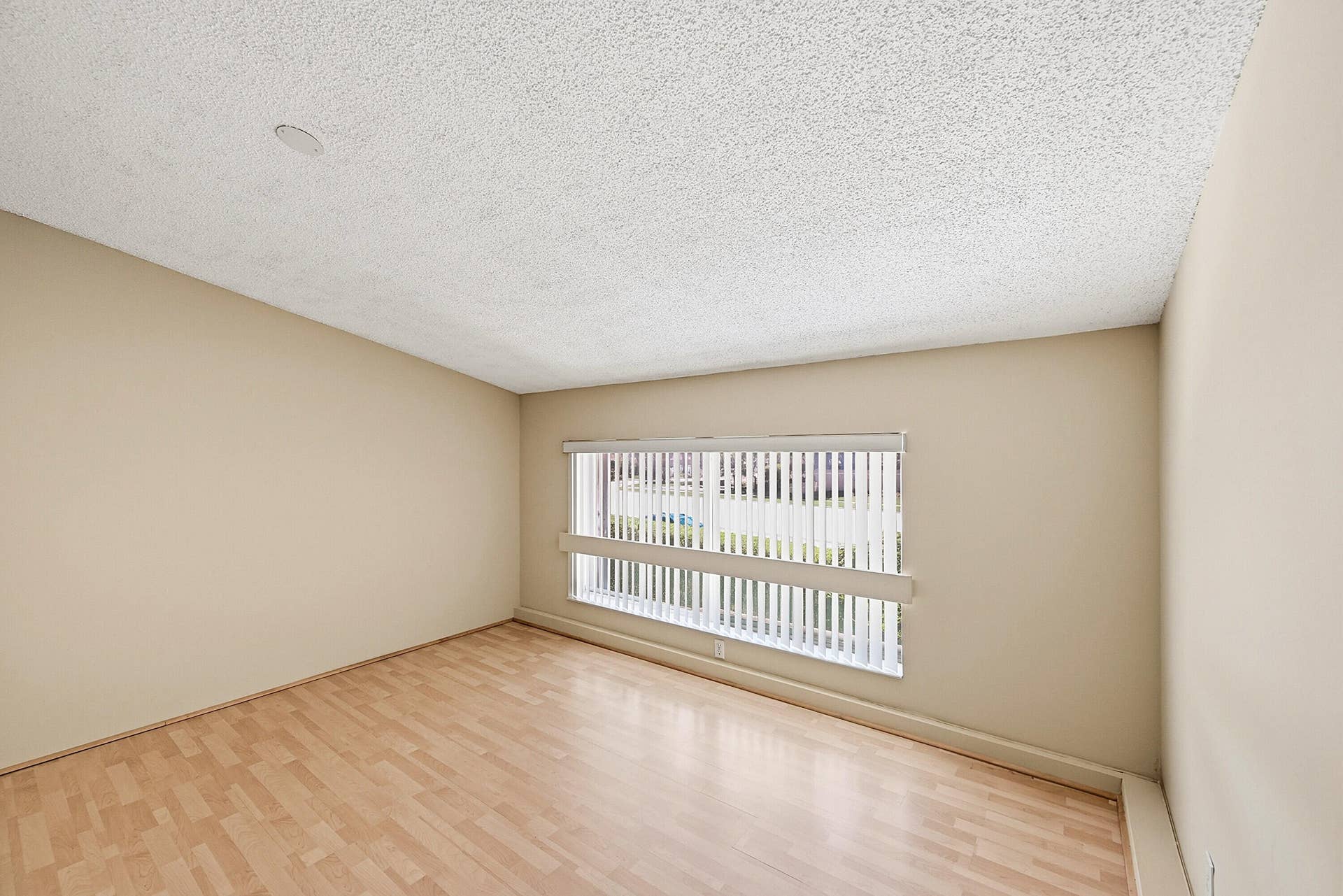 2118 Discovery Circle W, Deerfield Beach, FL 33442 26_bedroom