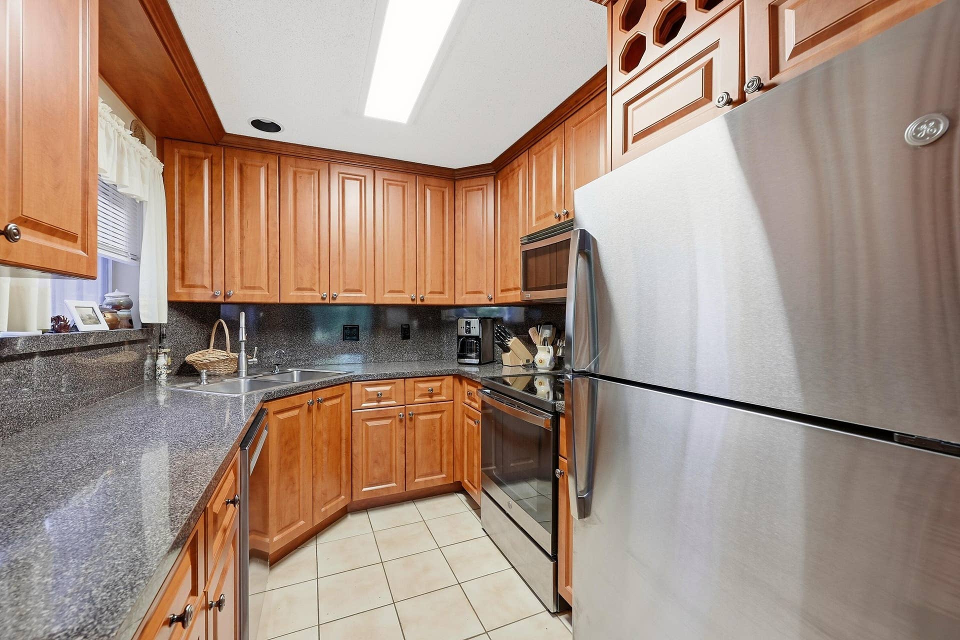 2118 Discovery Circle W, Deerfield Beach, FL 33442 11_kitchen
