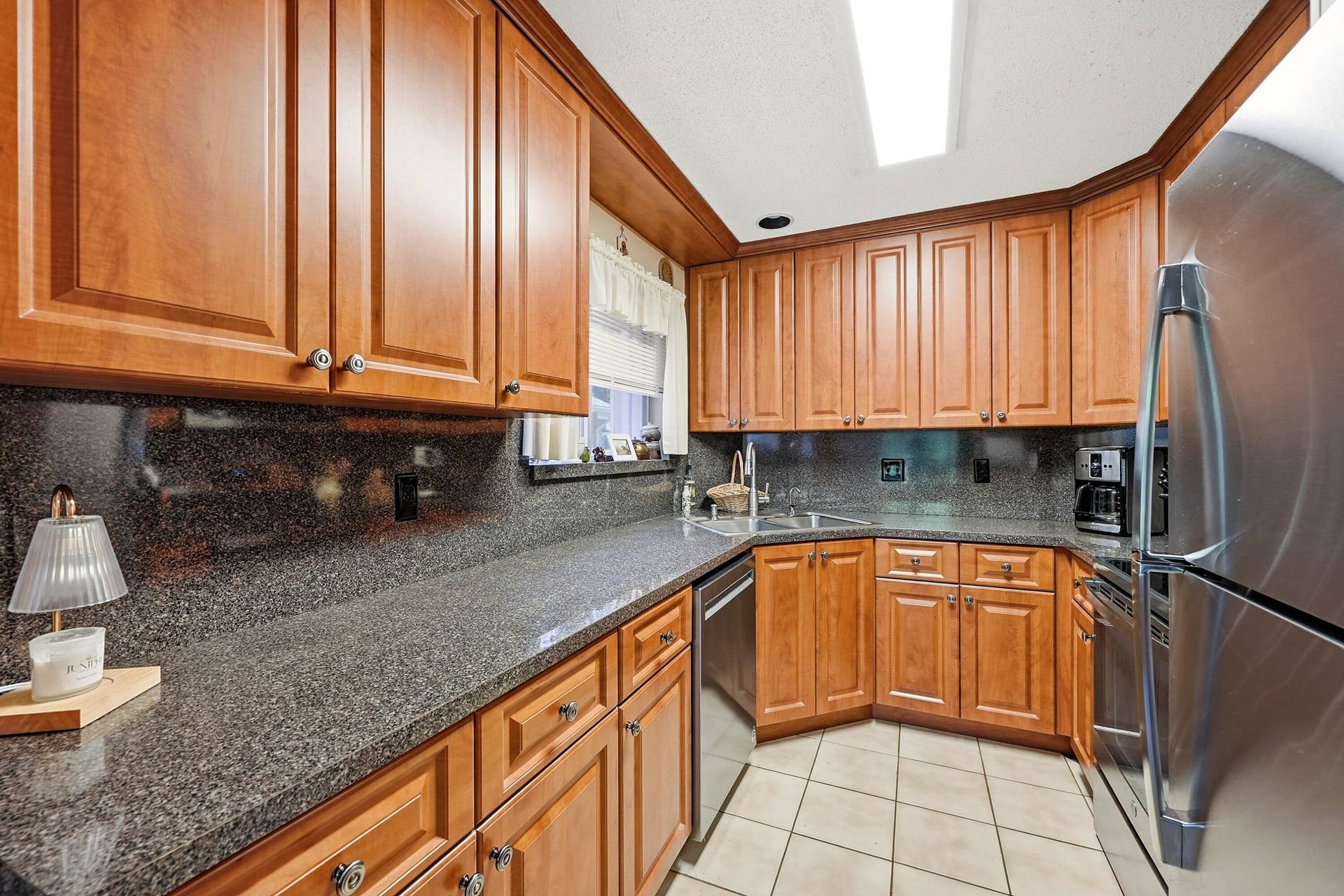 2118 Discovery Circle W, Deerfield Beach, FL 33442 10_kitchen