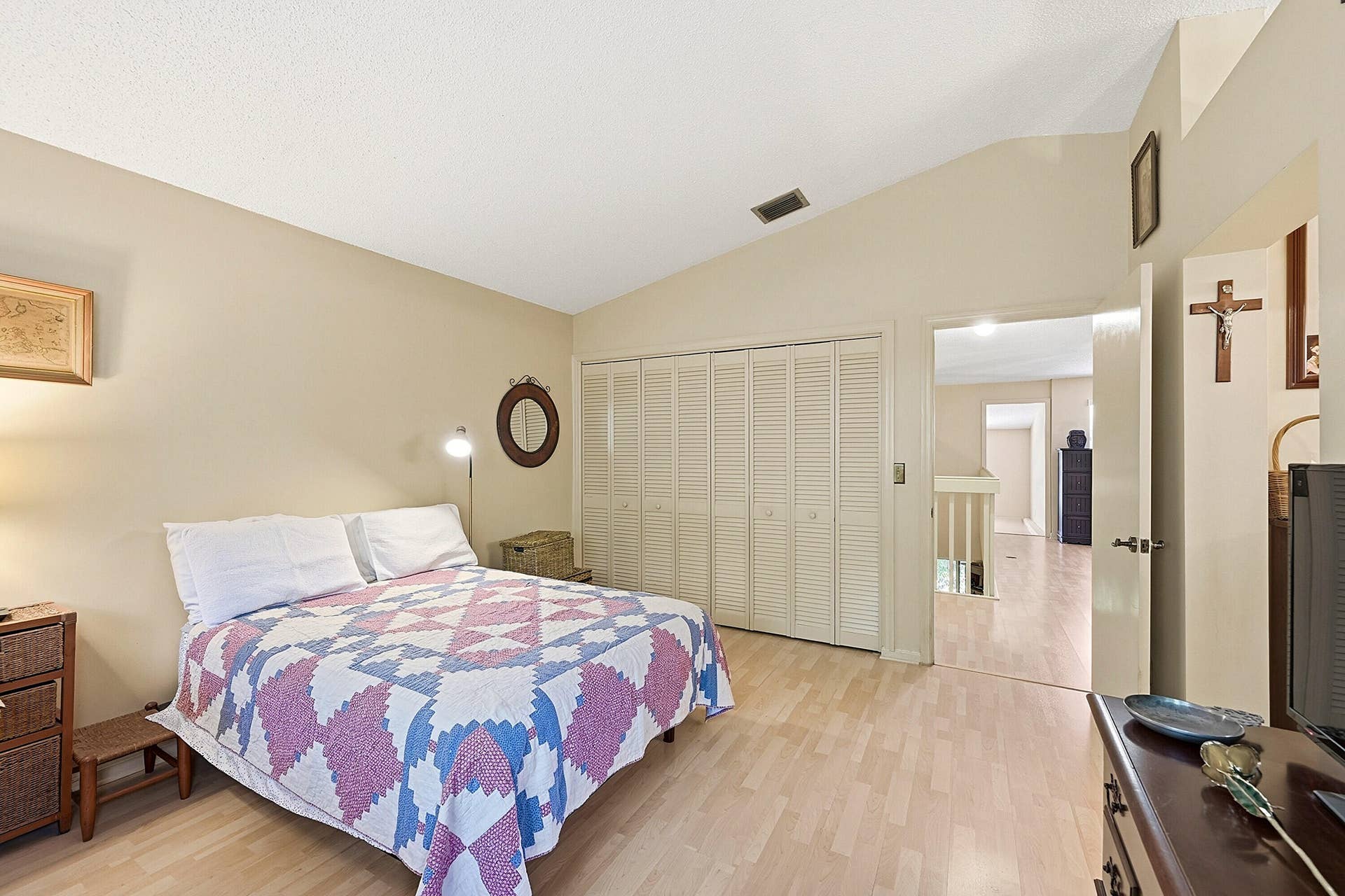 2118 Discovery Circle W, Deerfield Beach, FL 33442 17_primary bedroom
