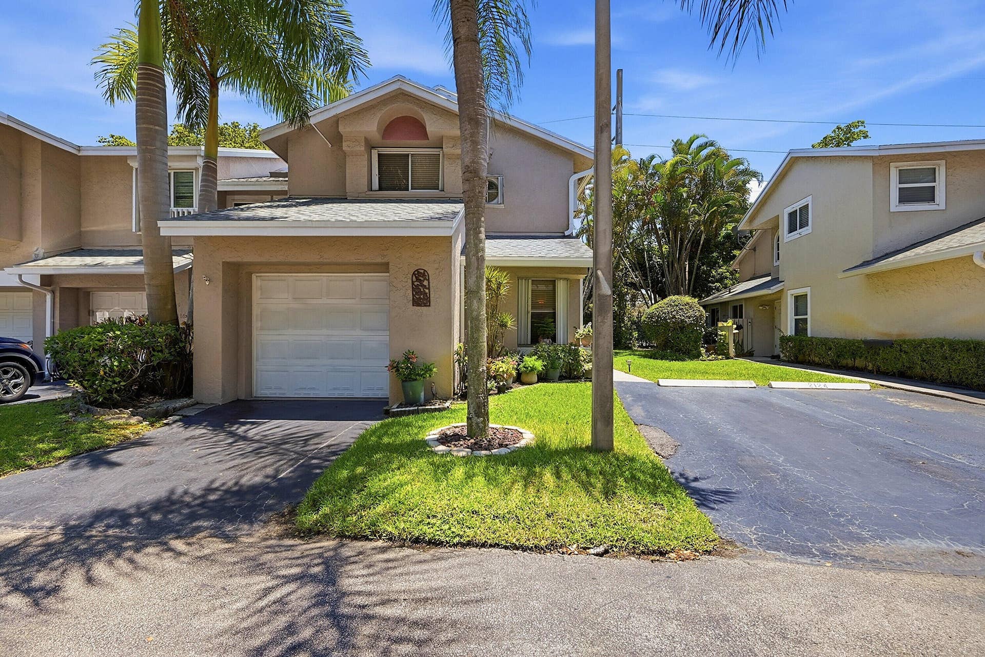 2118 Discovery Circle W, Deerfield Beach, FL 33442 01_front