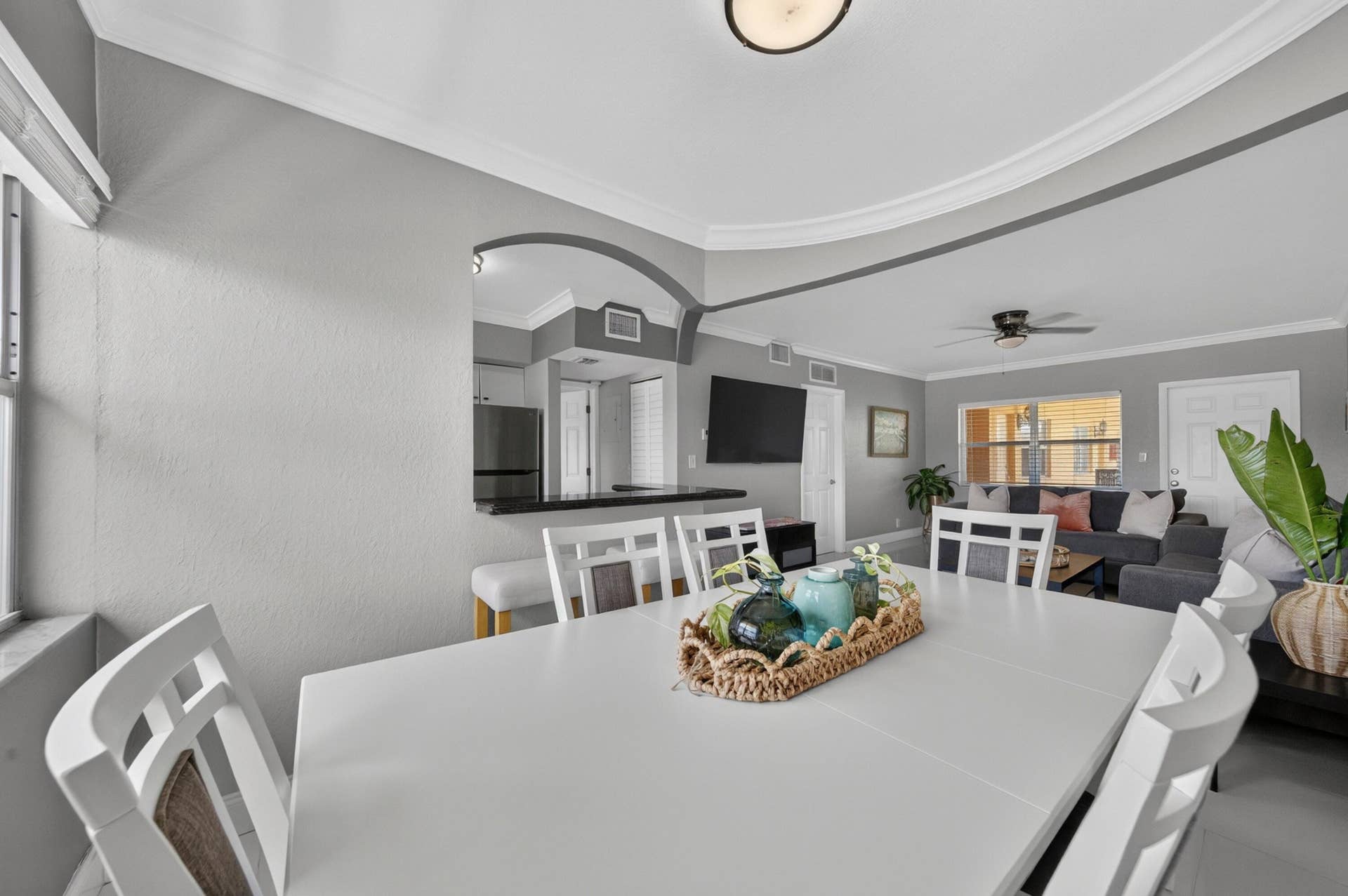 007-017-Dining Room-4000x2662