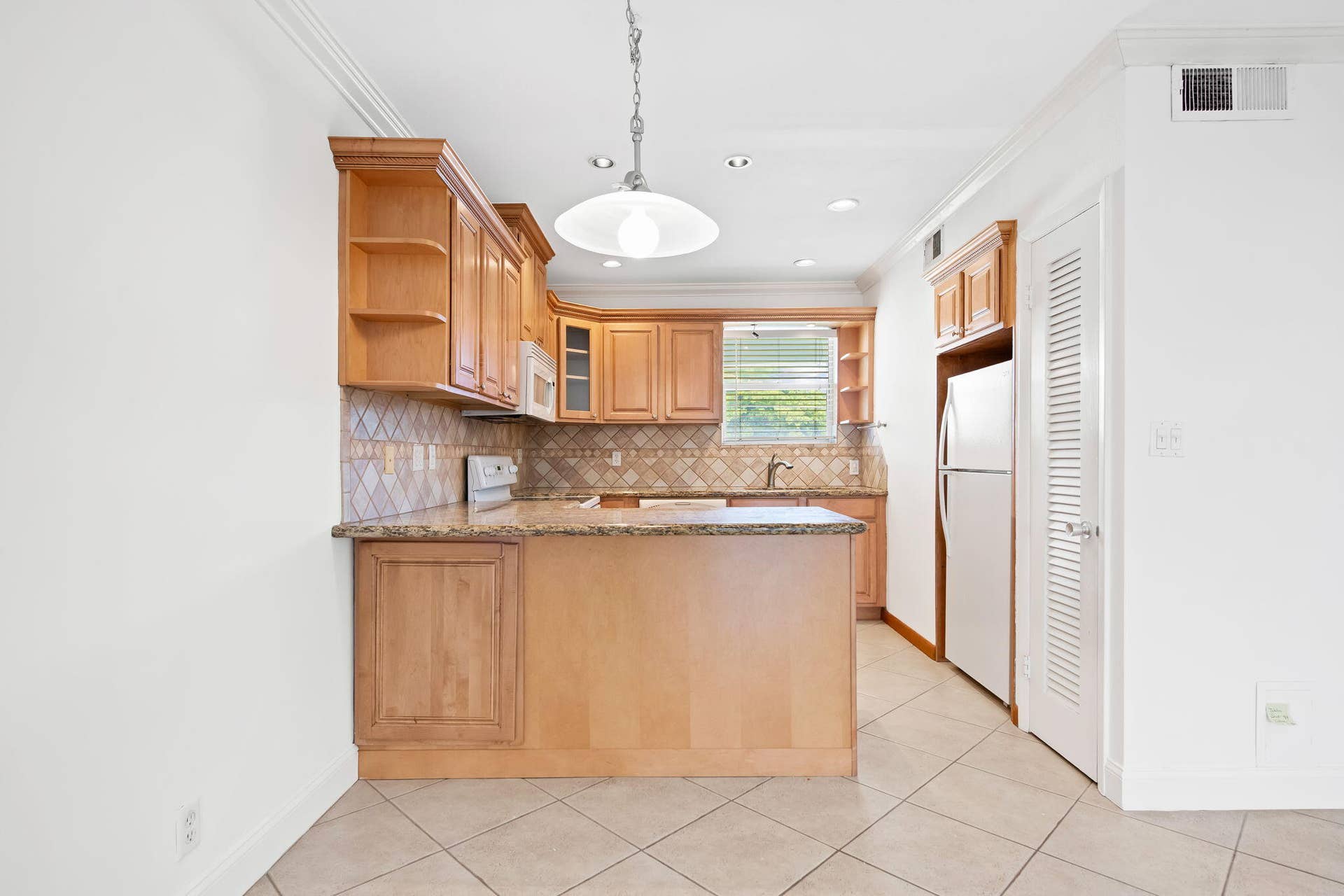 2748 NE 28th Avenue, #20, Lighthouse Point, FL 33064 9-web-or-mls-DSC_7297