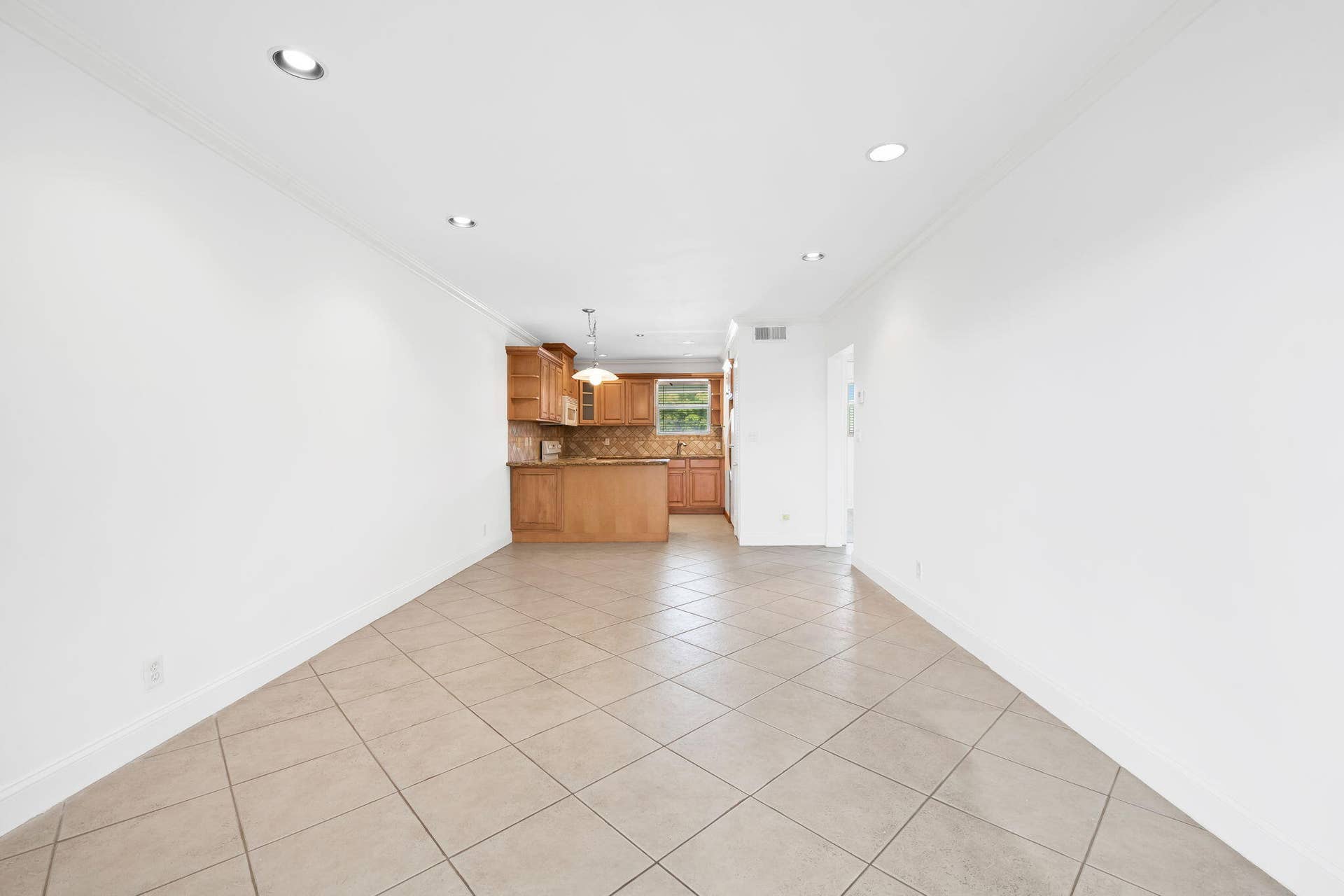 2748 NE 28th Avenue, #20, Lighthouse Point, FL 33064 7-web-or-mls-DSC_7285