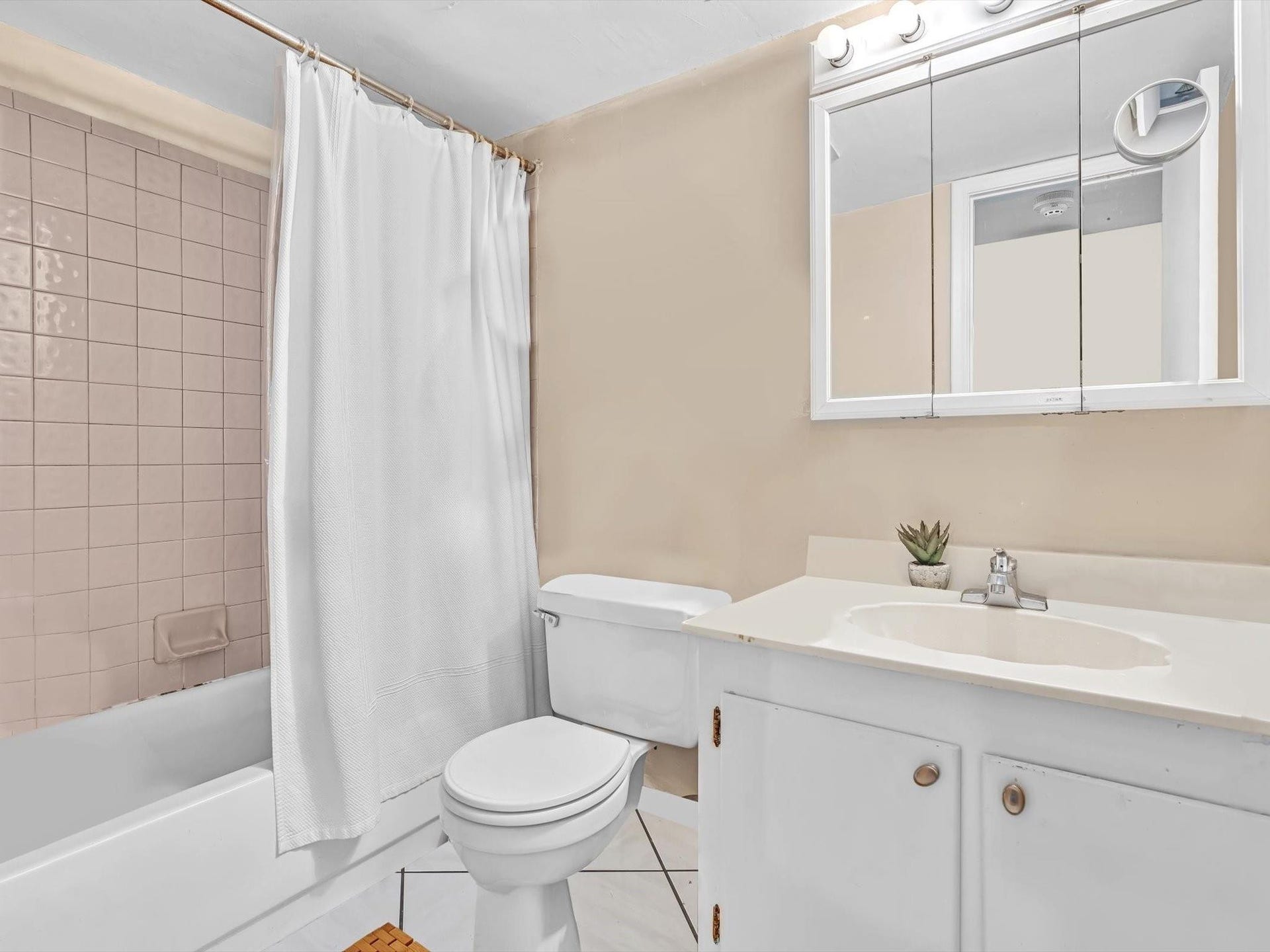215 NE 16th Avenue, #203, Fort Lauderdale, FL 33301 Photo 16
