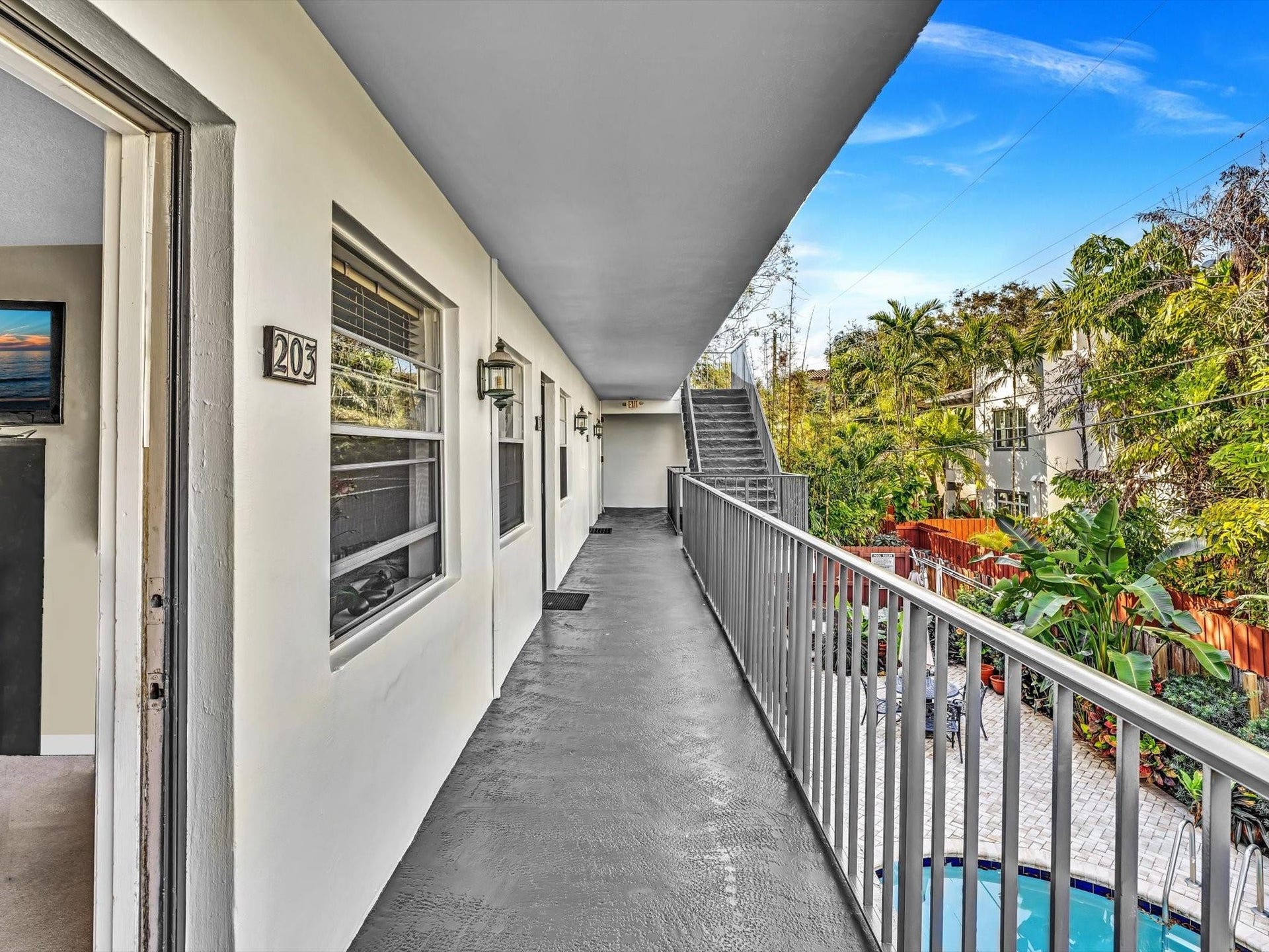 215 NE 16th Avenue, #203, Fort Lauderdale, FL 33301 Photo 2