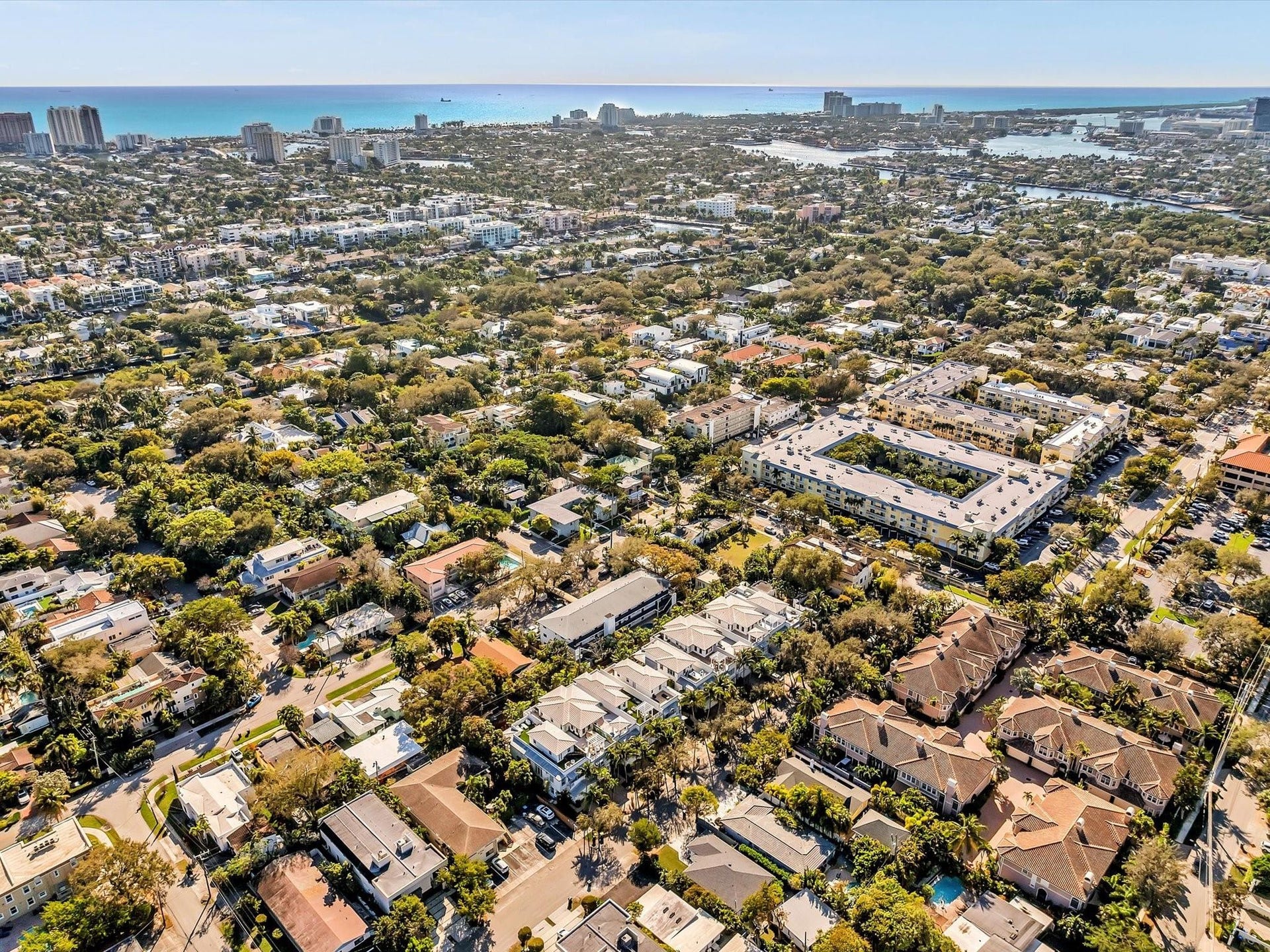 215 NE 16th Avenue, #203, Fort Lauderdale, FL 33301 Photo 34