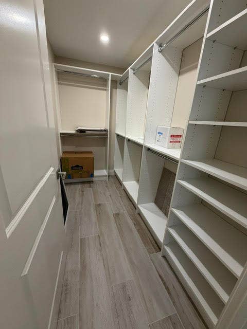 140 Inlet bedroom closet 1