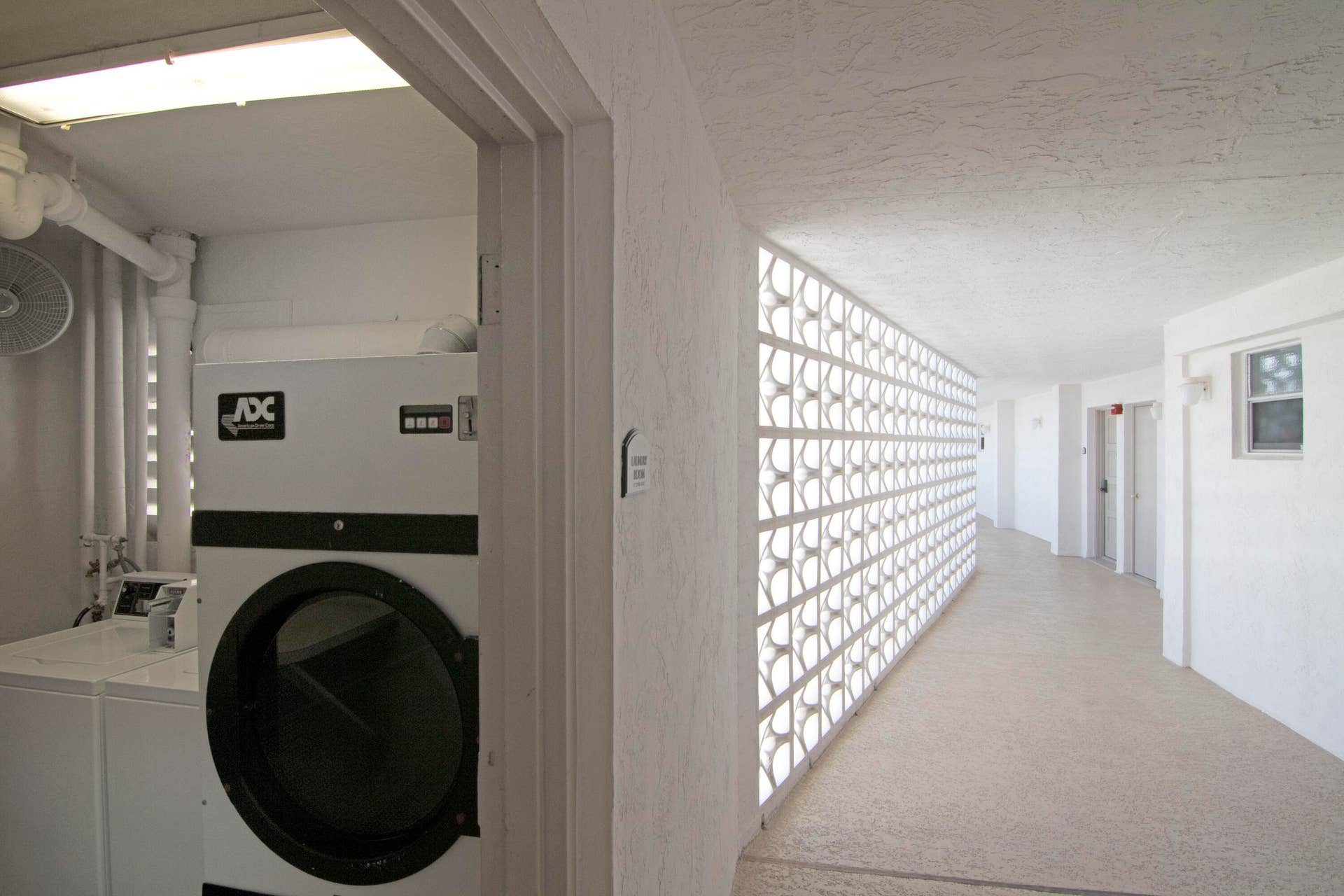 3570 S Ocean Boulevard, #806, Palm Beach, FL 33480 Tuscany Catwalk and Laundry
