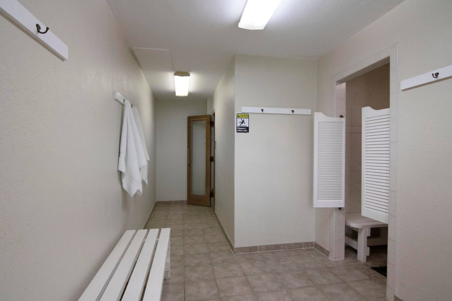3570 S Ocean Boulevard, #806, Palm Beach, FL 33480 Locker Room