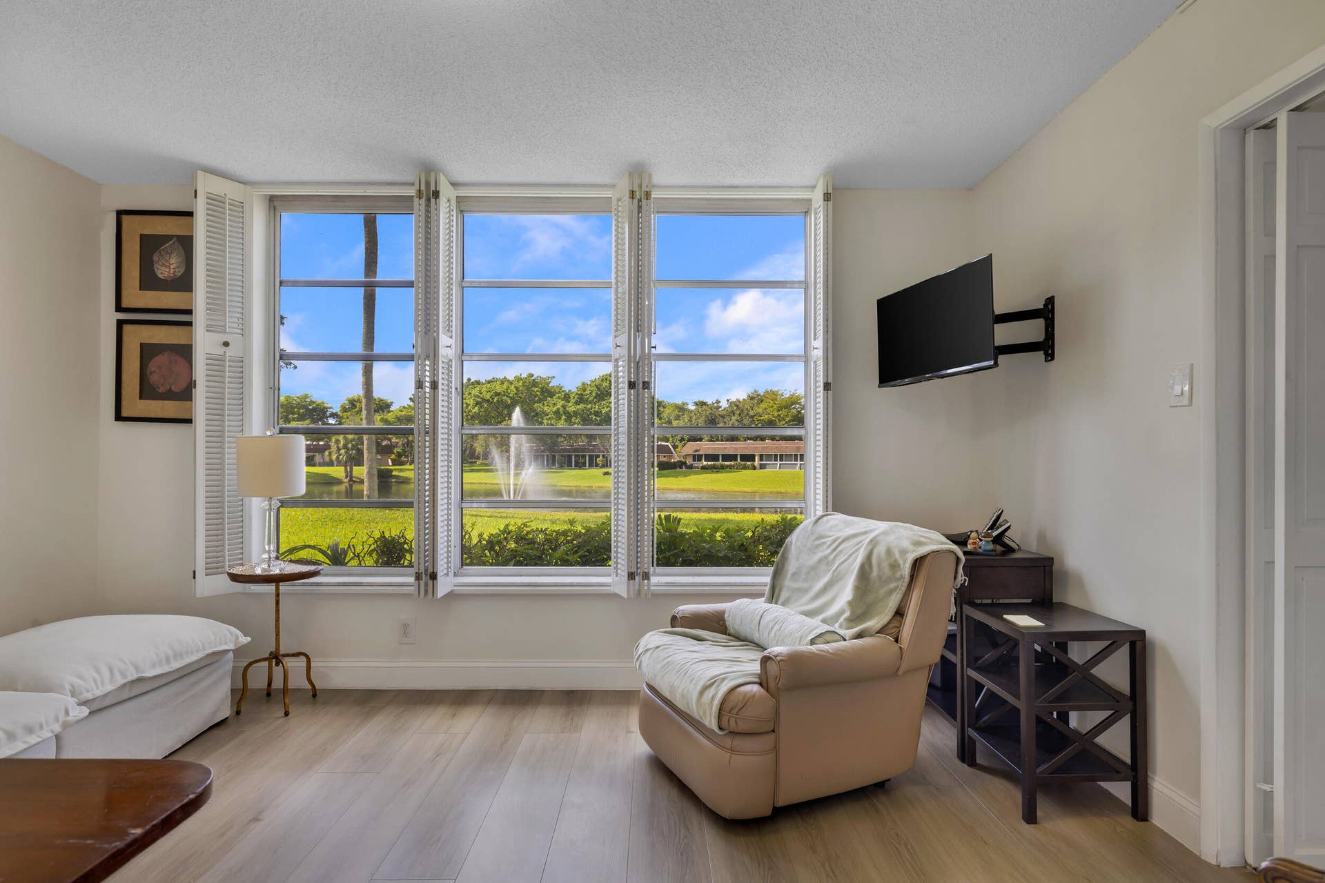 3621 Oaks Clubhouse Dr. Drive, #104, Pompano Beach, Pompano Beach, FL 33069 3621 Oaks Clubhouse Dr-Pompano Beach, Ma