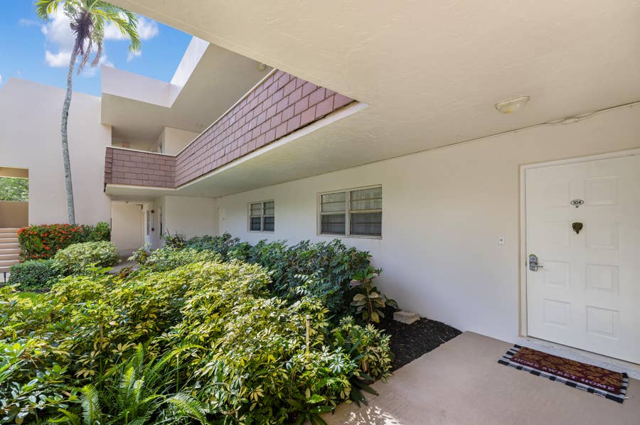 Property photo for 3621 Oaks Clubhouse Dr. Drive, #104, Pompano Beach, FL