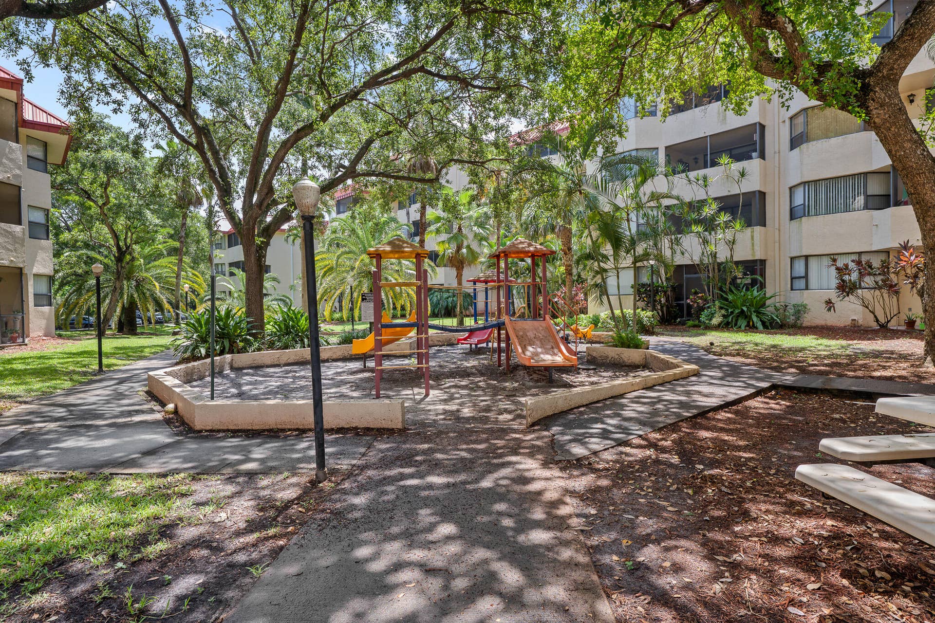 7401 NW 16th Street, #102, Plantation, FL 33313 36