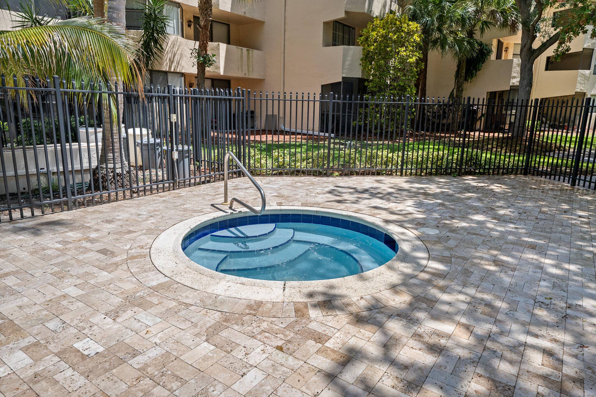 7401 NW 16th Street, #102, Plantation, FL 33313 34