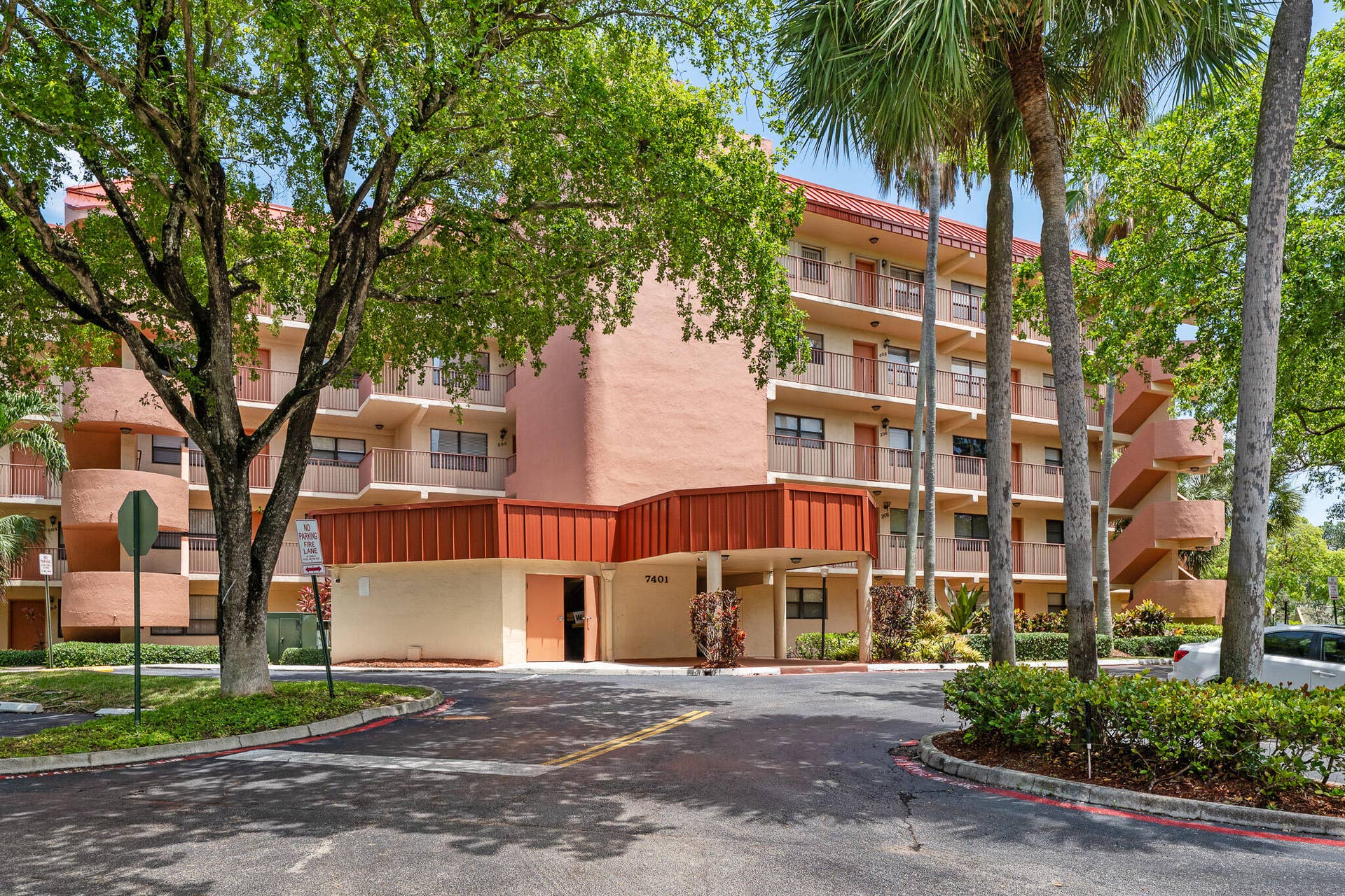 7401 NW 16th Street, #102, Plantation, FL 33313 3