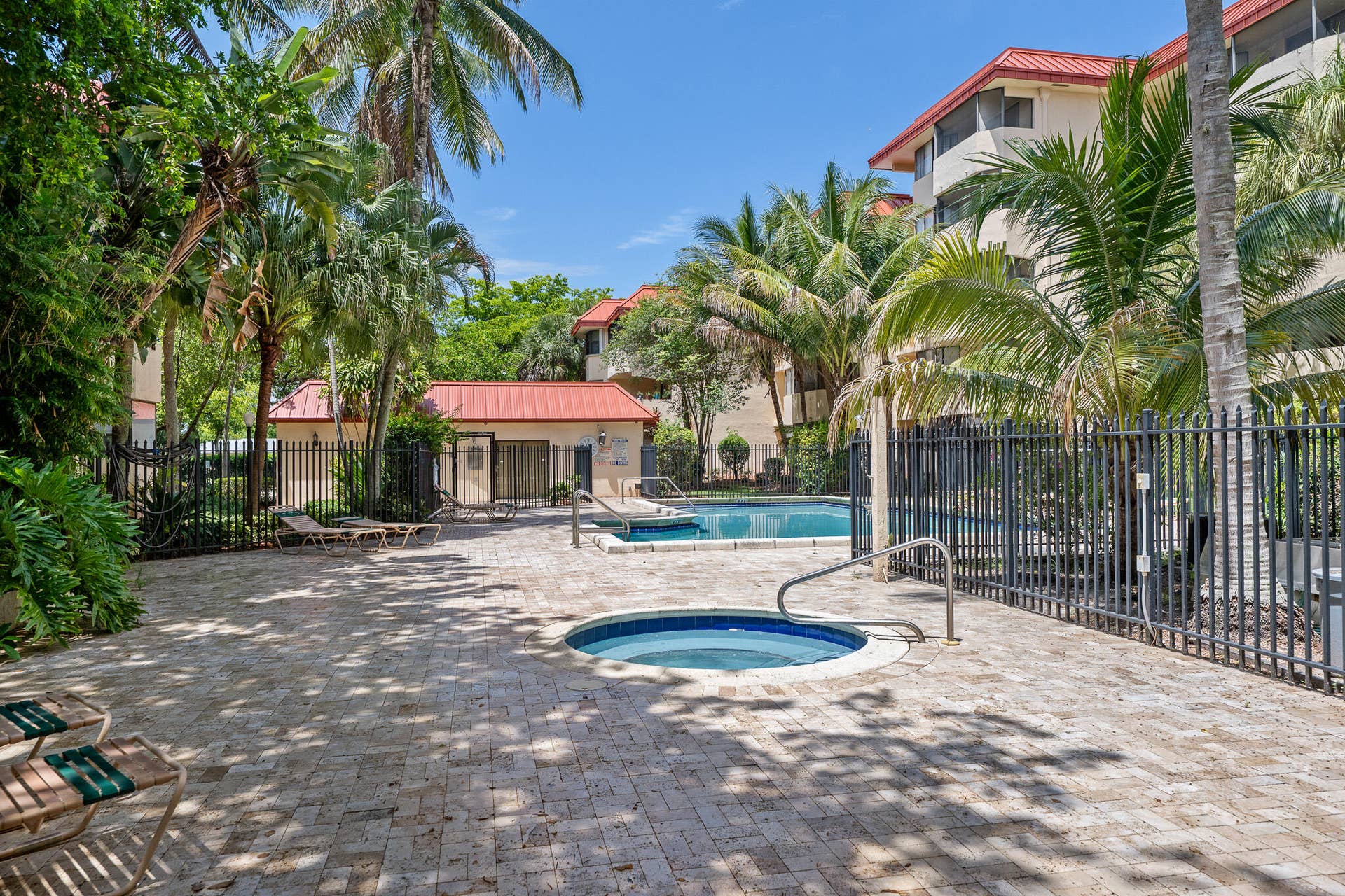 7401 NW 16th Street, #102, Plantation, FL 33313 35