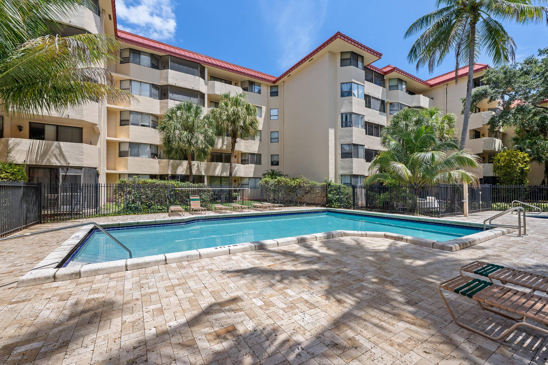 7401 NW 16th Street, #102, Plantation, FL 33313 31