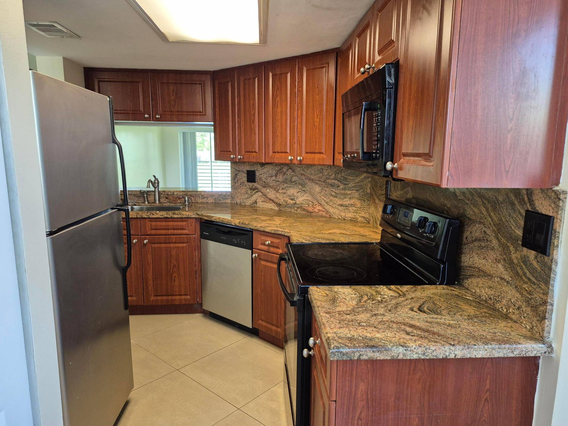 2823 N Course Drive, #205, Pompano Beach, Pompano Beach, FL 33069 Breezes Kitchen 2