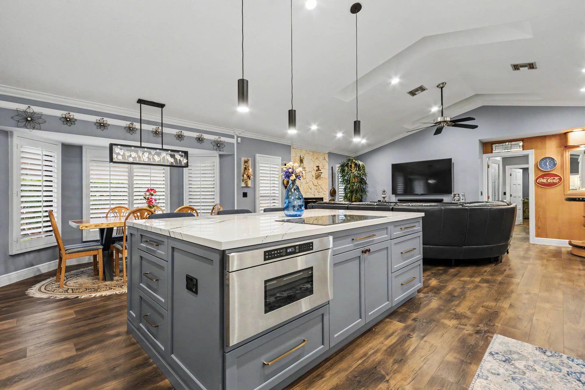 8255 NW 51st Court, Coral Springs, FL 33067 Updated Modern Open Kitchen