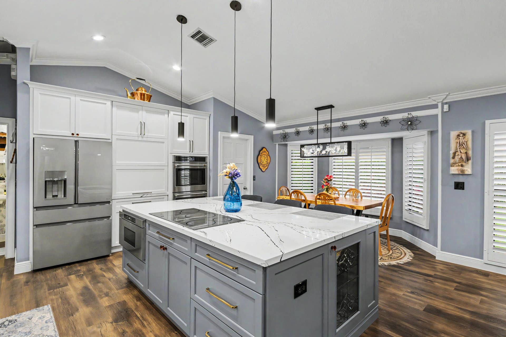 8255 NW 51st Court, Coral Springs, FL 33067 Updated Modern Open Kitchen
