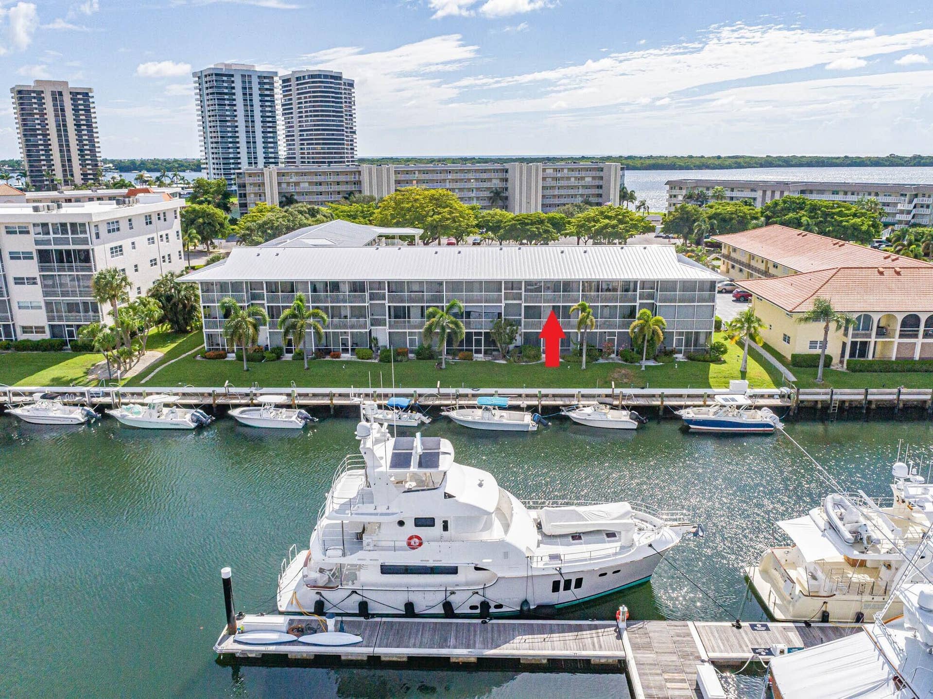 37 Yacht Club Drive, #310, North Palm Beach, North Palm Beach, FL 33408 37 yacht with boat