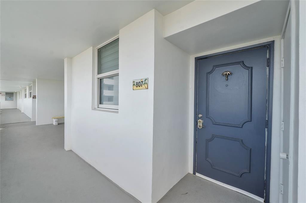 3100 NE 49th Street, #807, Fort Lauderdale, FL 33308 Photo 2