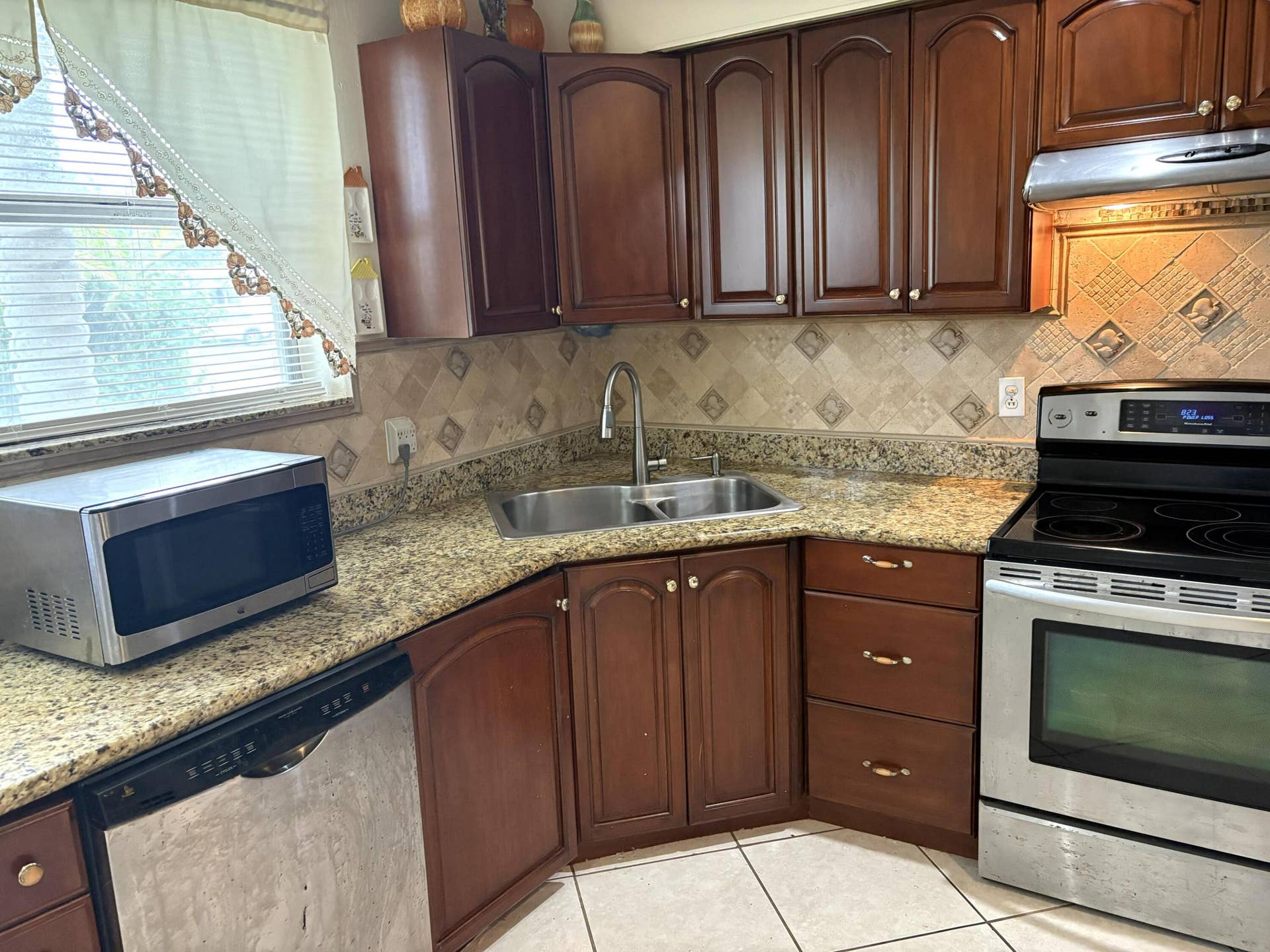 6940 NW 14th Court NW, Plantation, FL 33313 7