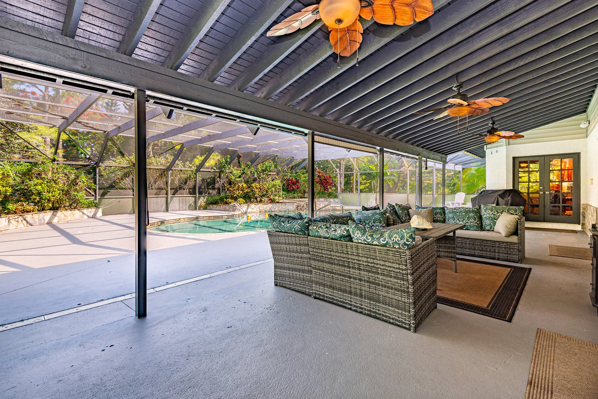 Spacious covered patio