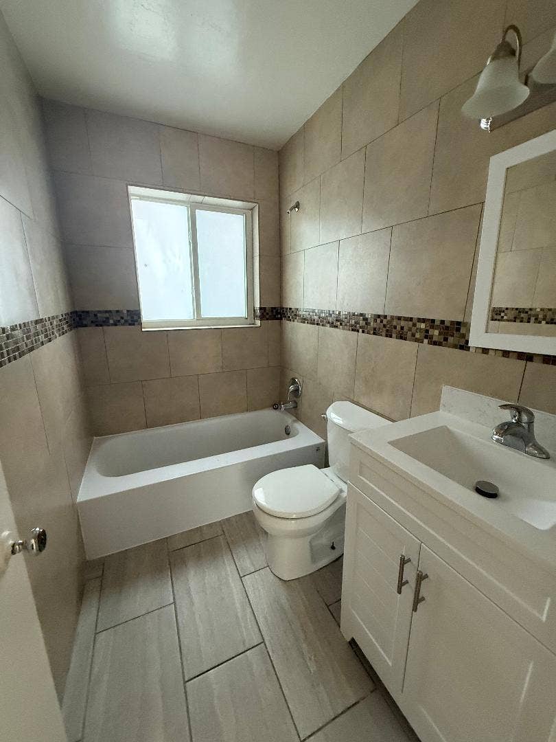 2317 NE 2nd Street, #5, Pompano Beach, FL 33062 23175C